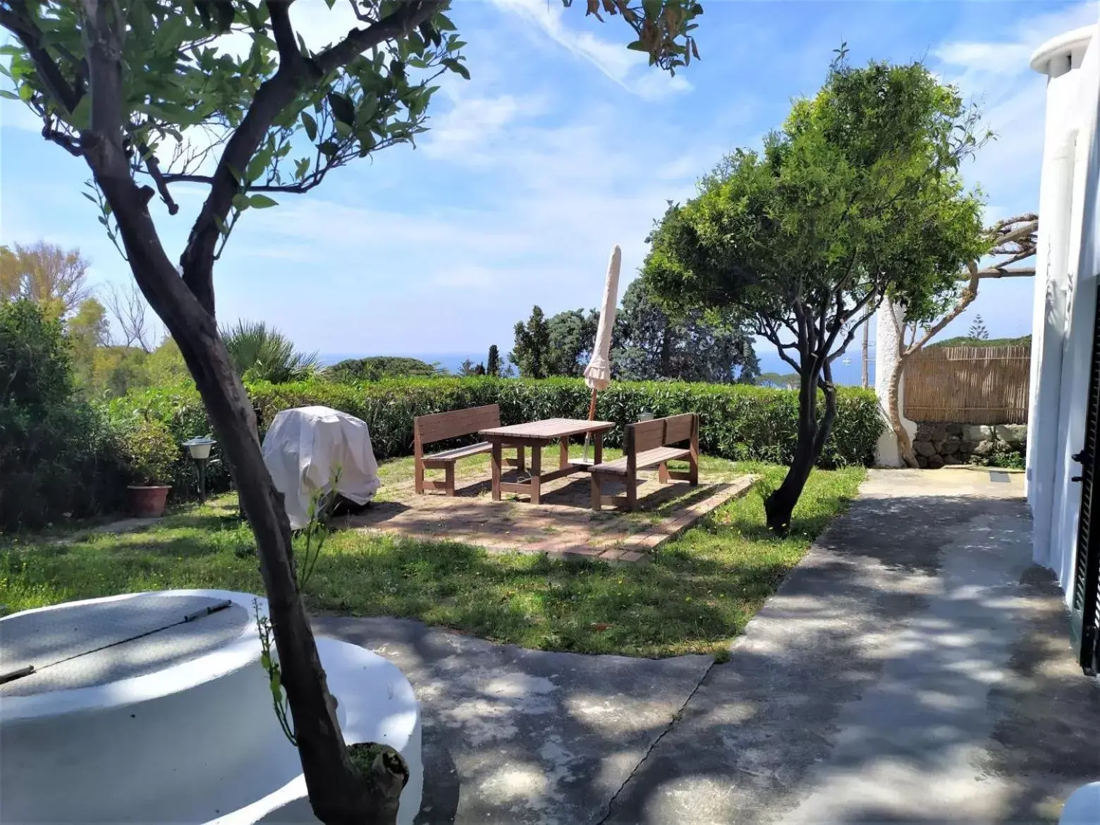 Garden view, Swimming Pool in Villa Ravino Aparthotel