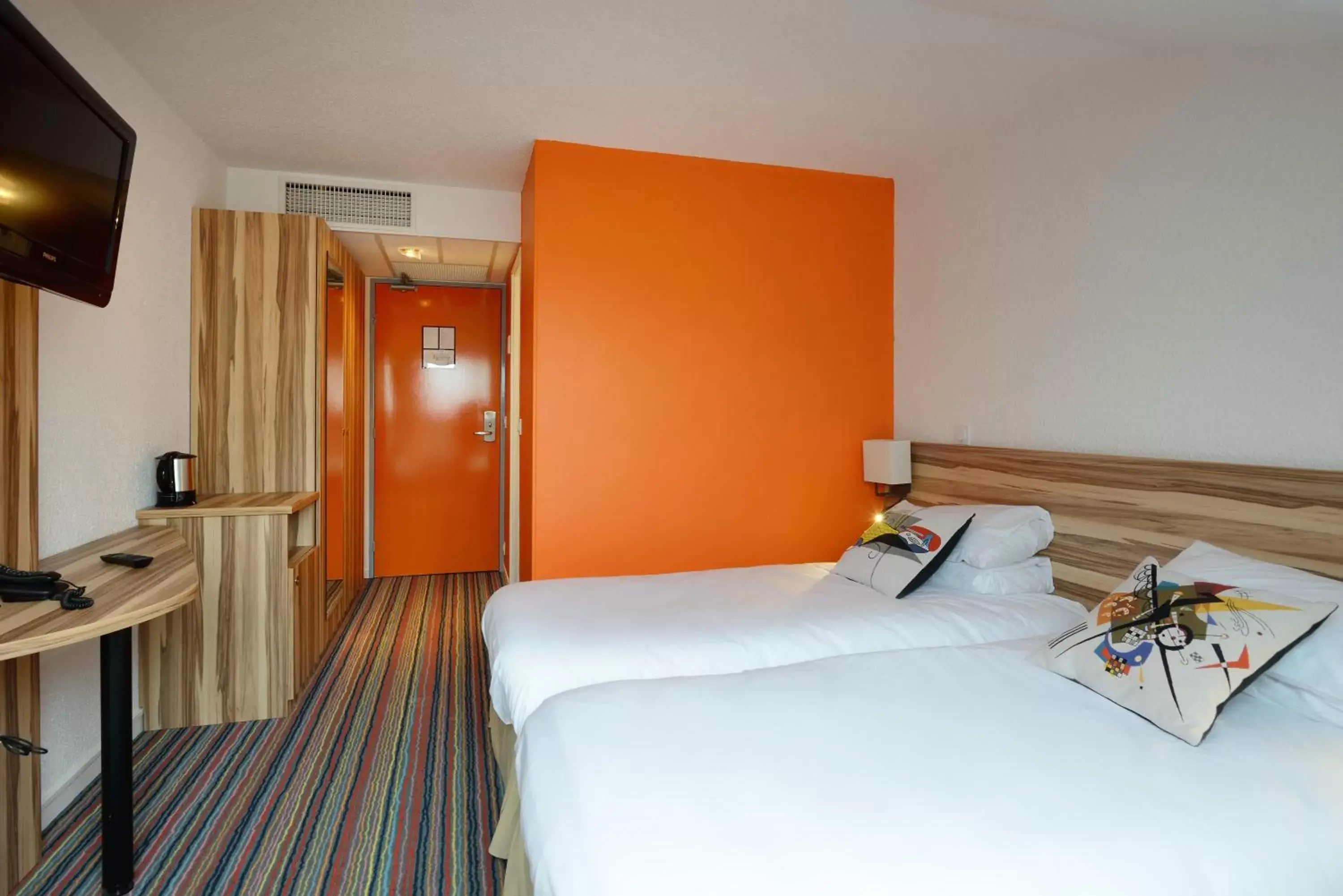 Bed in Hotel Ibis styles Lisieux ex Mercure