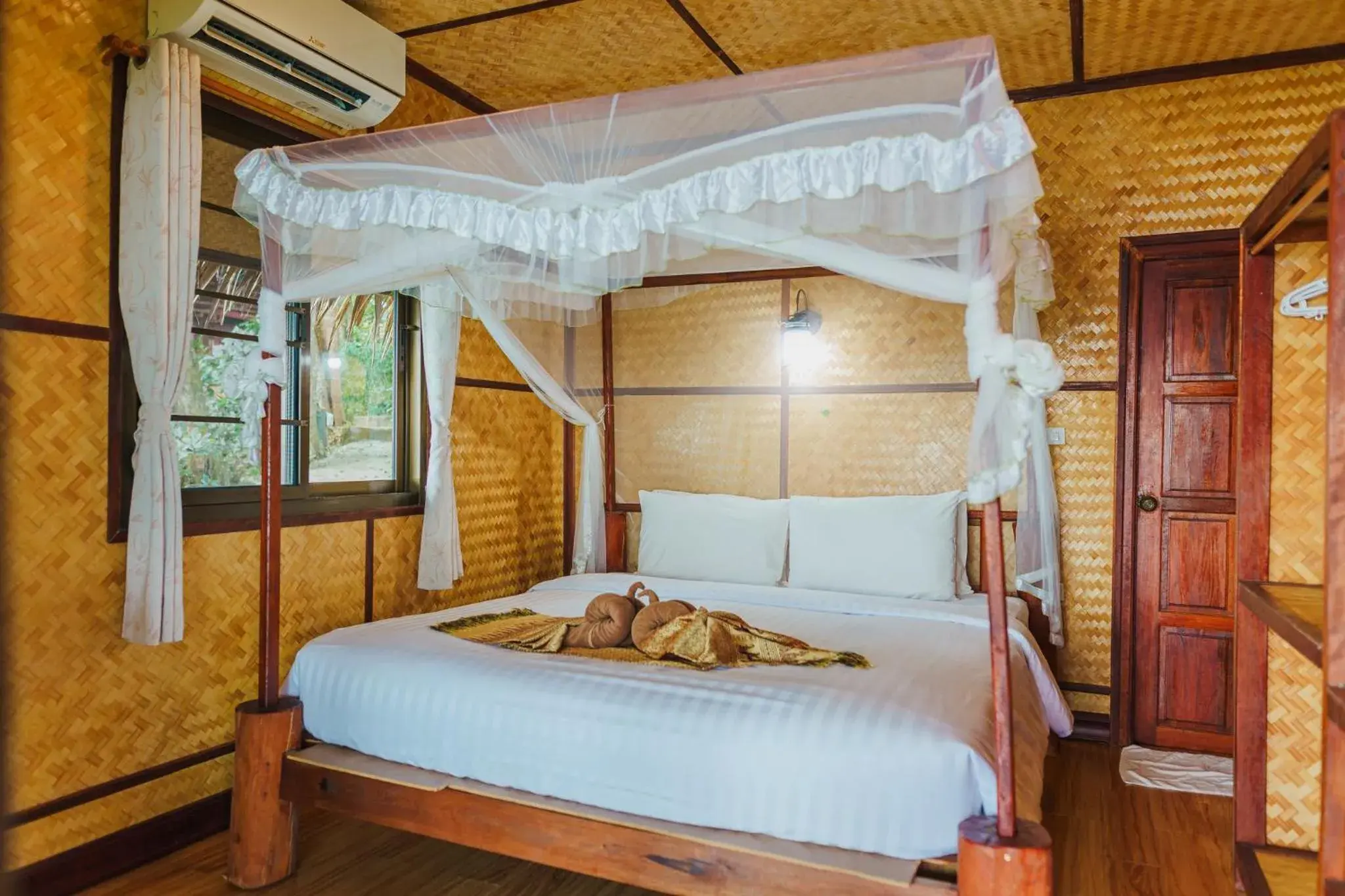 Bedroom, Bunk Bed in Koh Jum Resort