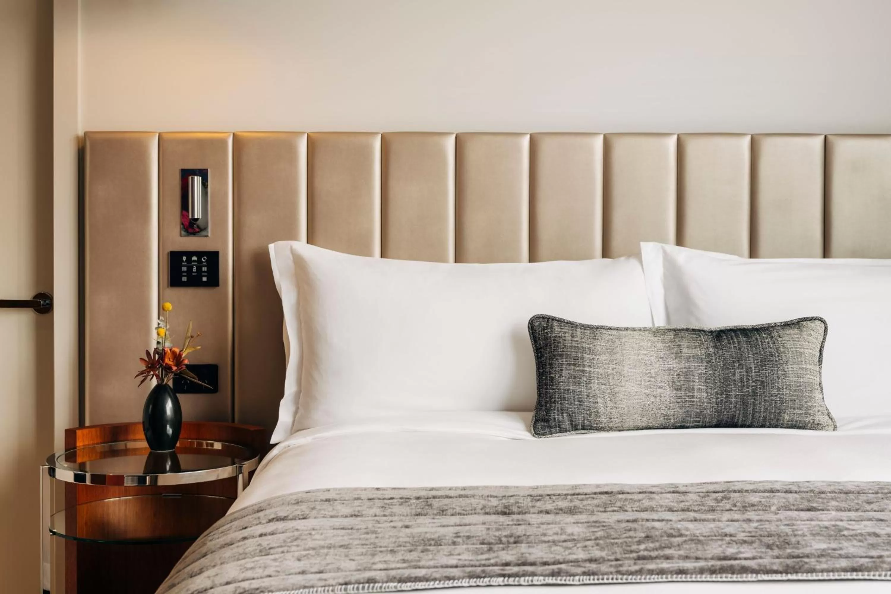 Photo of the whole room, Bed in The Tasman, a Luxury Collection Hotel, Hobart