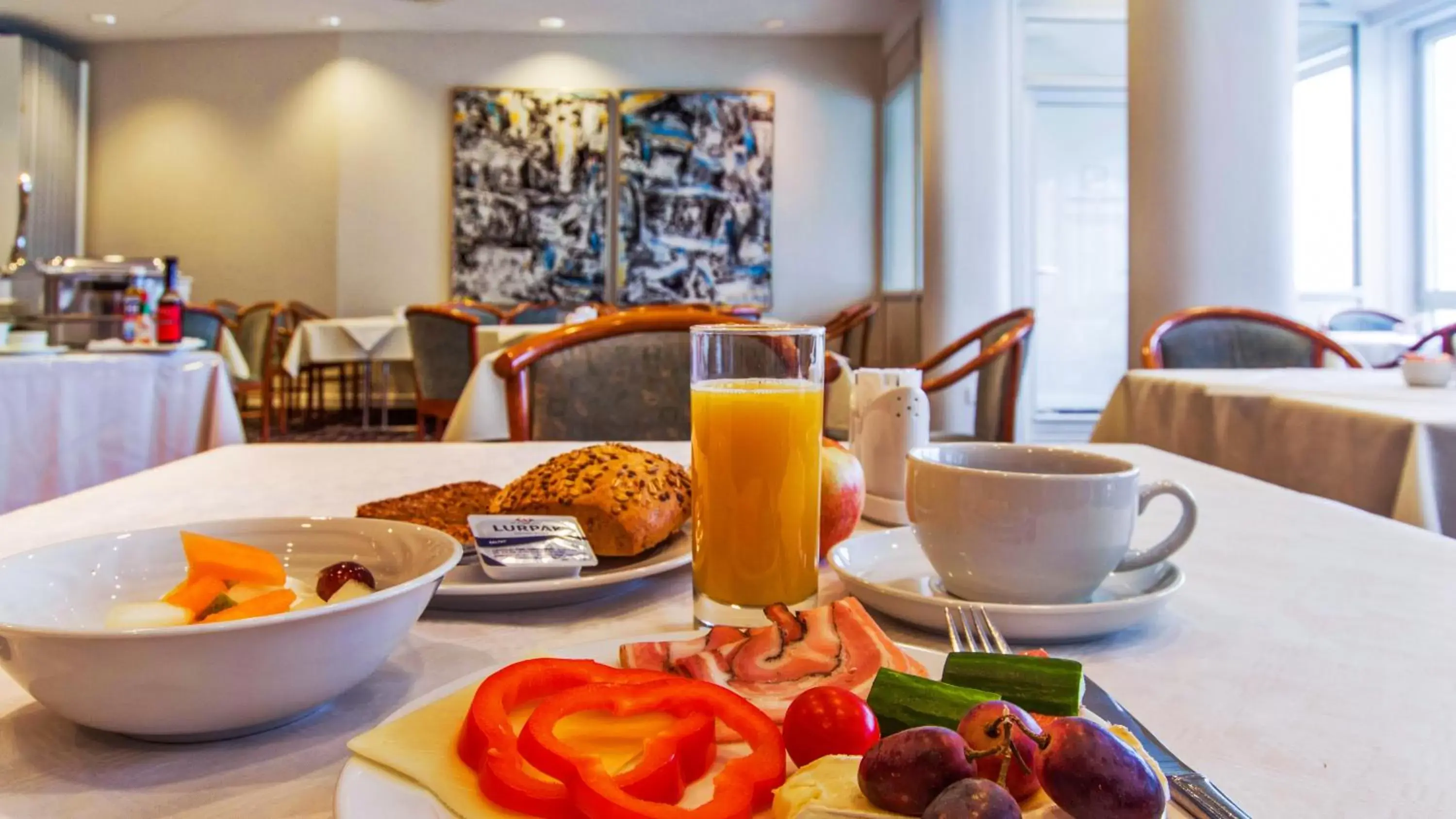 Buffet breakfast in Best Western Plus Hotel Eyde