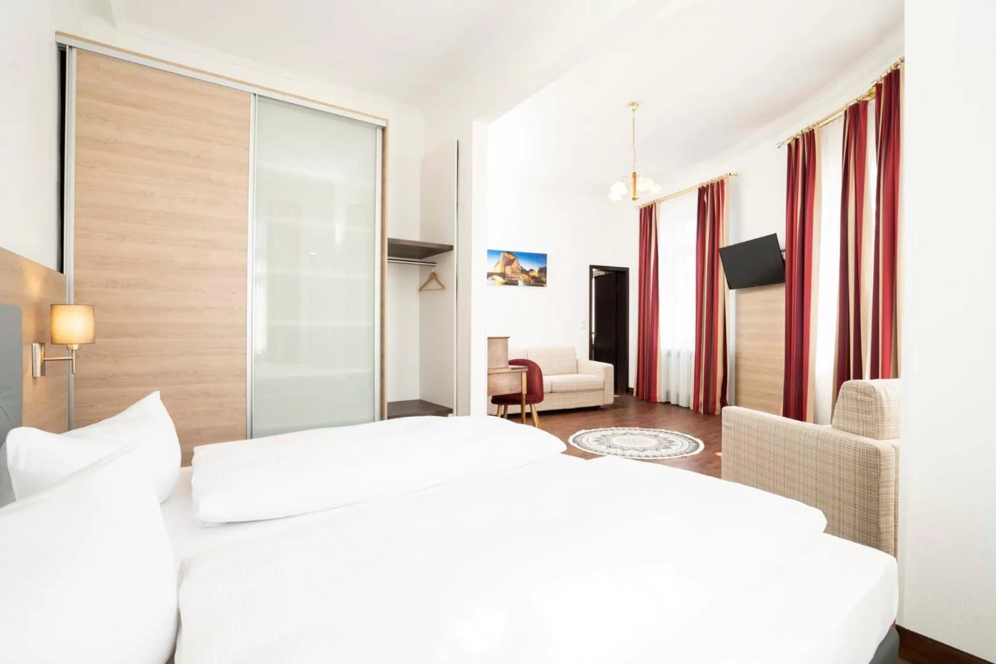 Photo of the whole room, Bed in Hotel National