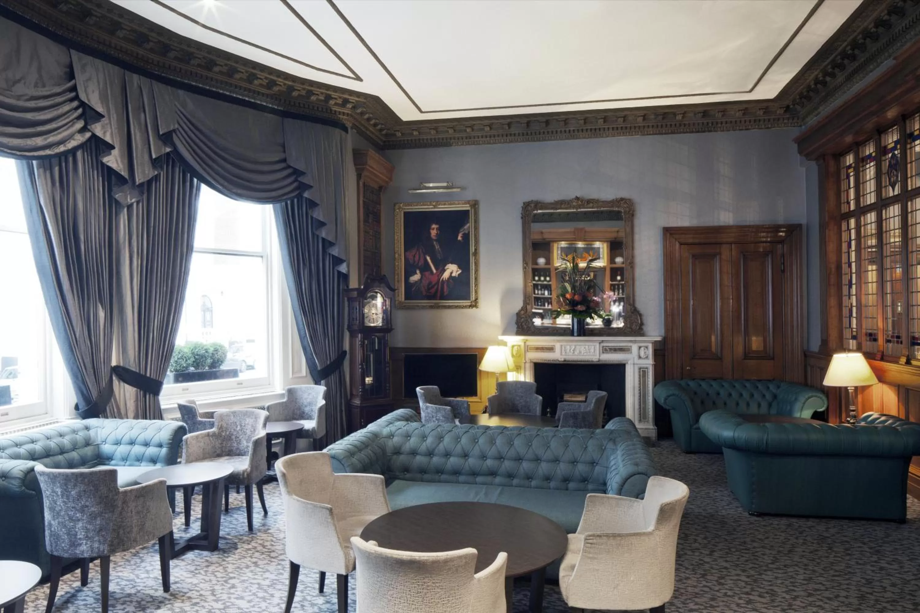 Lounge or bar in Gem Strathmore Hotel