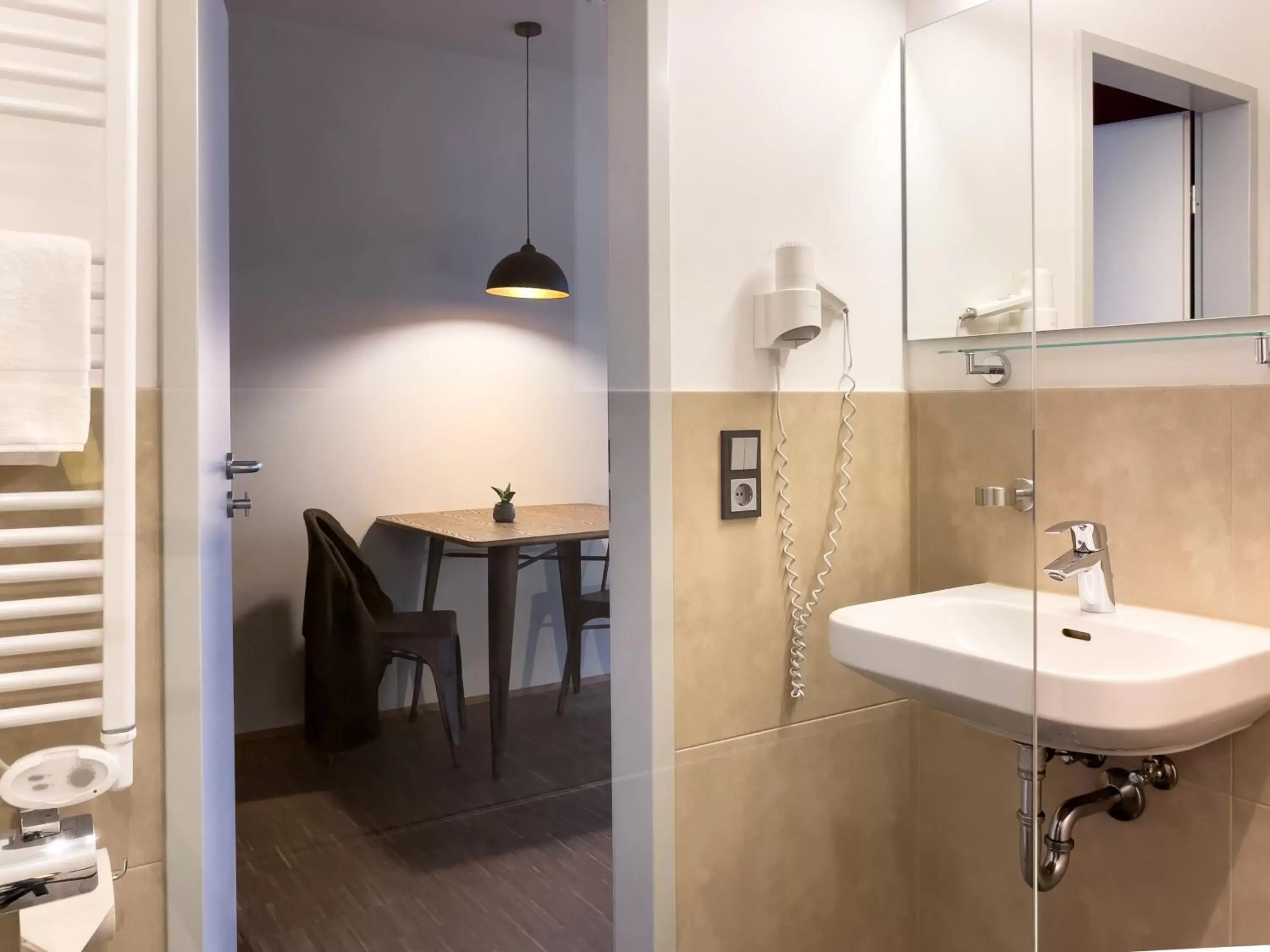 Bathroom in Five Elements Hostel Leipzig