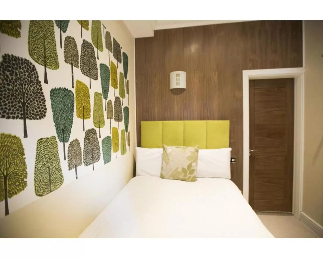 Bedroom, Bed in Cheshire Hotel Central London