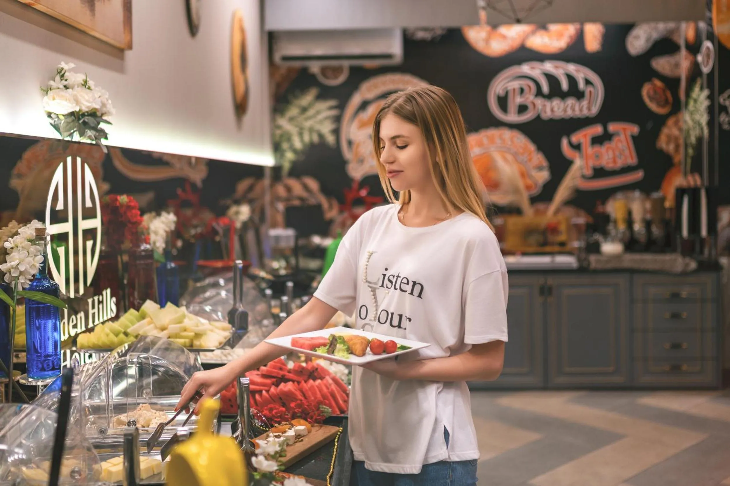 Food and drinks in Best Western Premier Hidden Hills Hotel