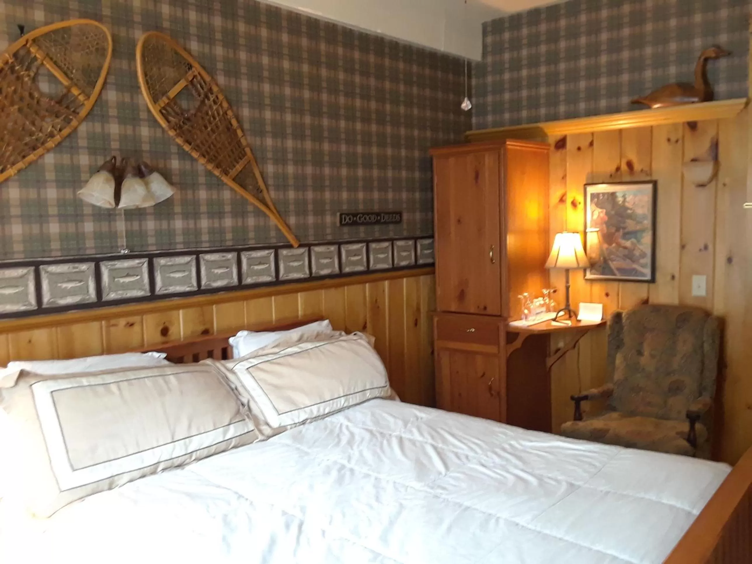 Bed in Waybury Inn