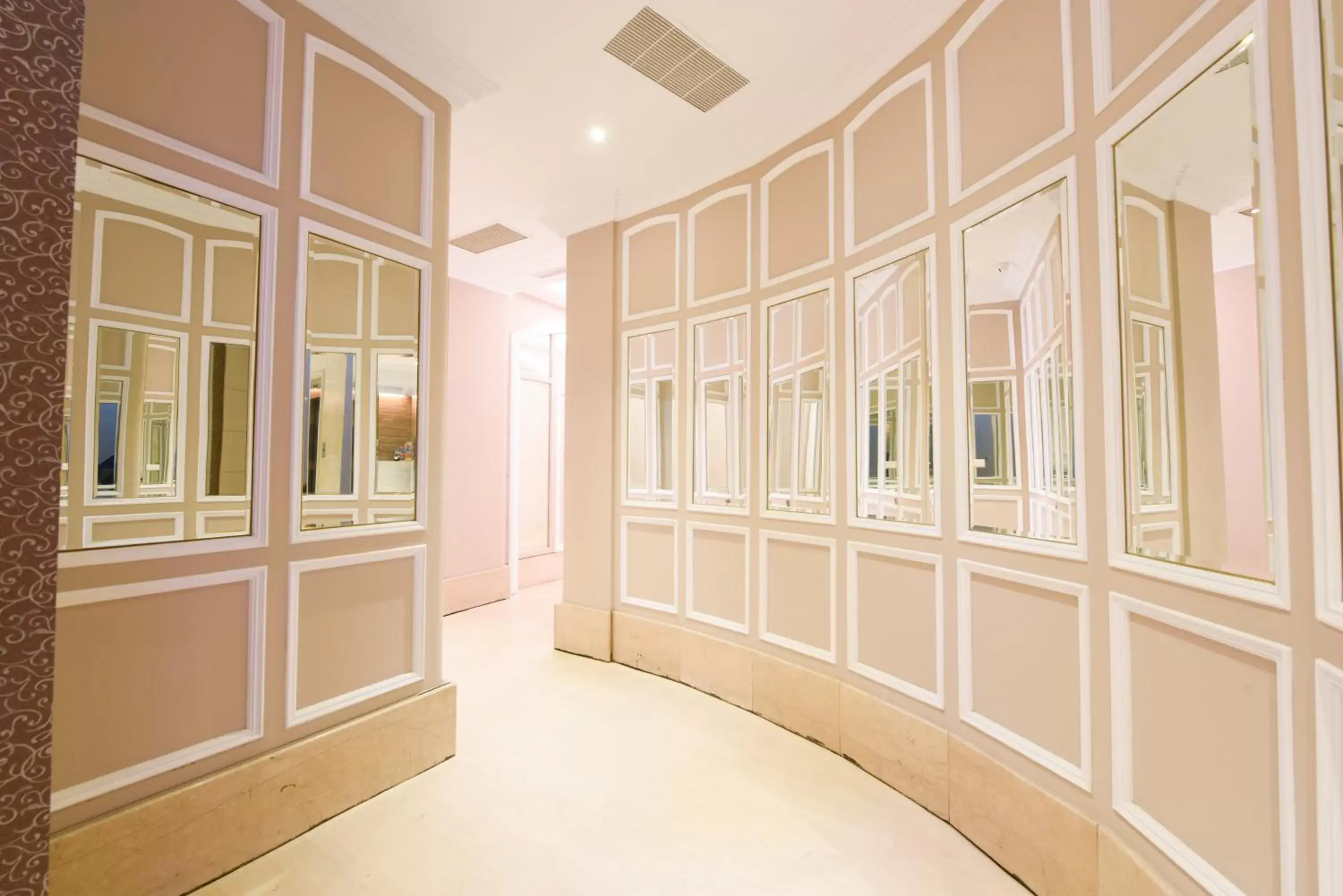 Facade/entrance in Simple Life Kaohsiung Facade/entrance in Simple Life Kaohsiung