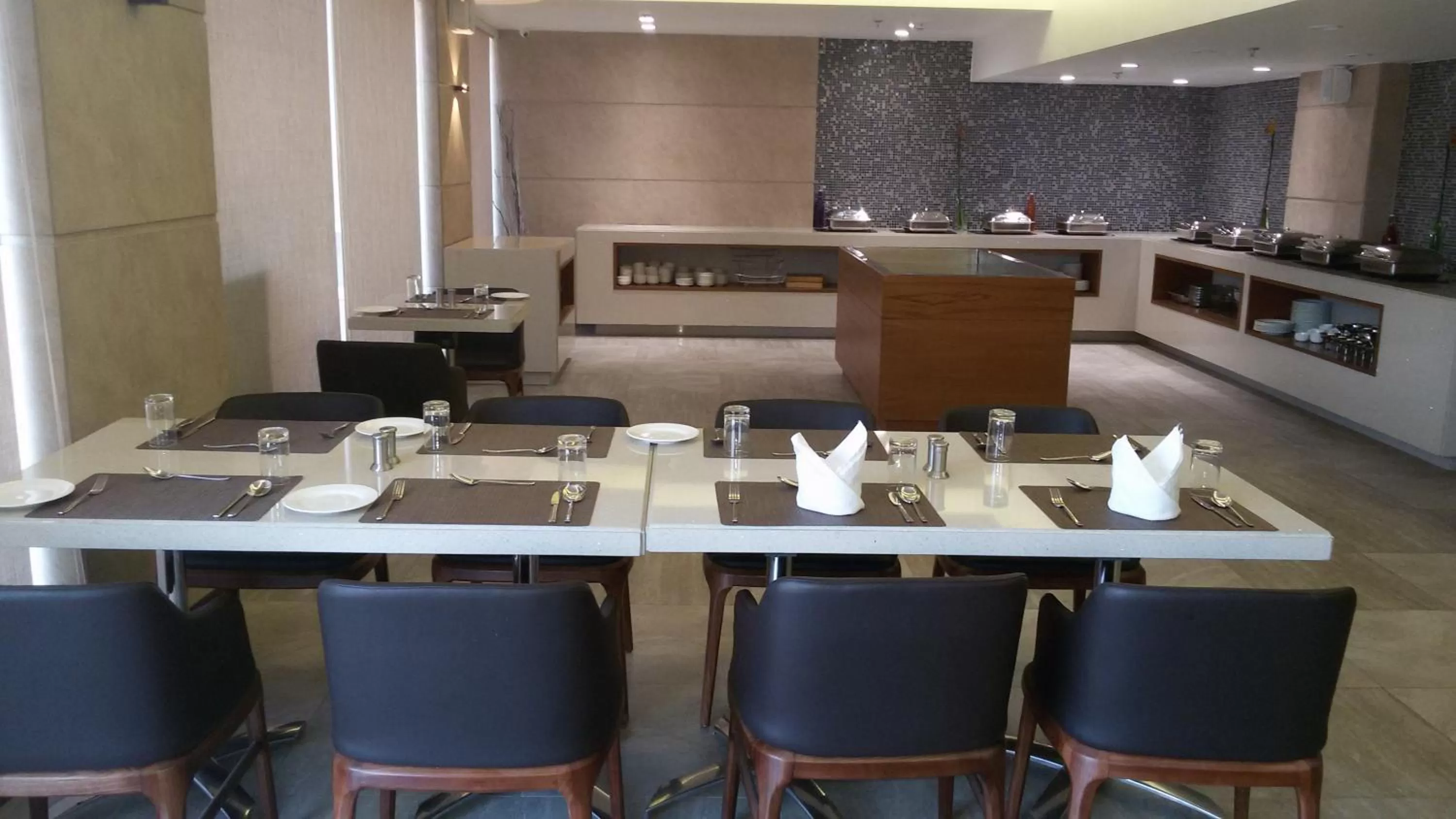 Restaurant/places to eat in Hotel Suba Elite Vadodara