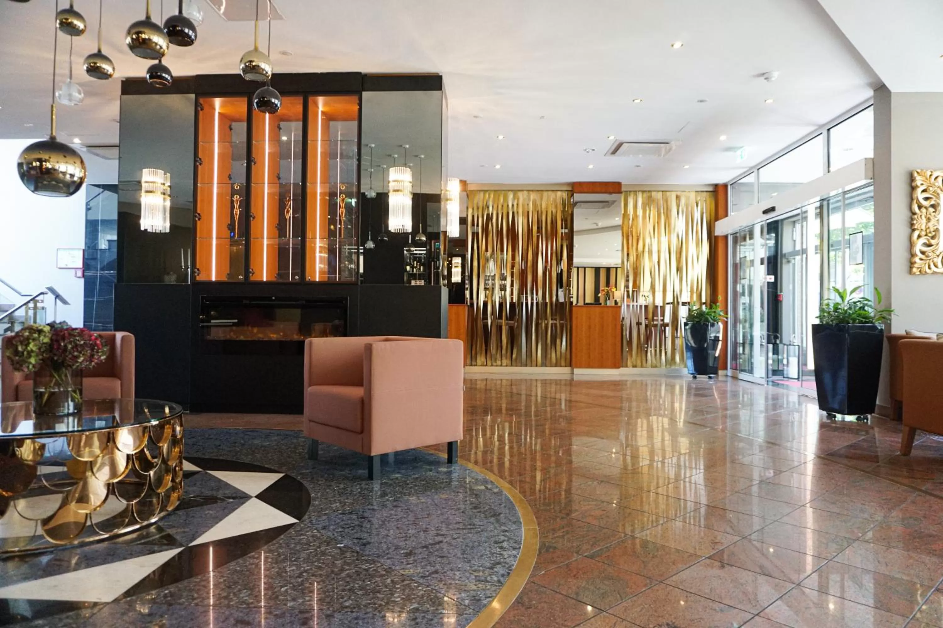 Lobby or reception in Best Western Plus Delta Park Hotel