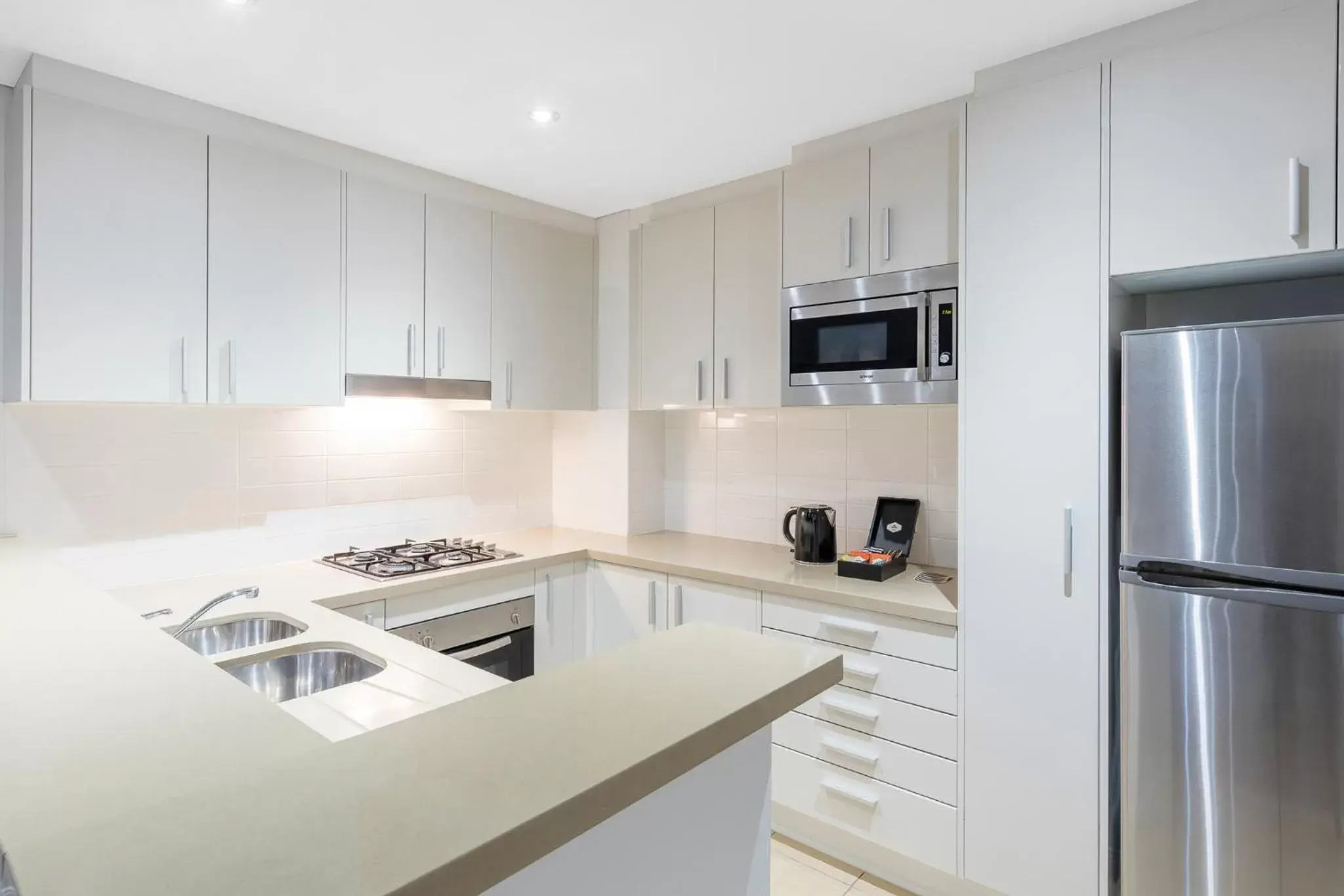 Kitchen/Kitchenette in Meriton Suites Broadbeach