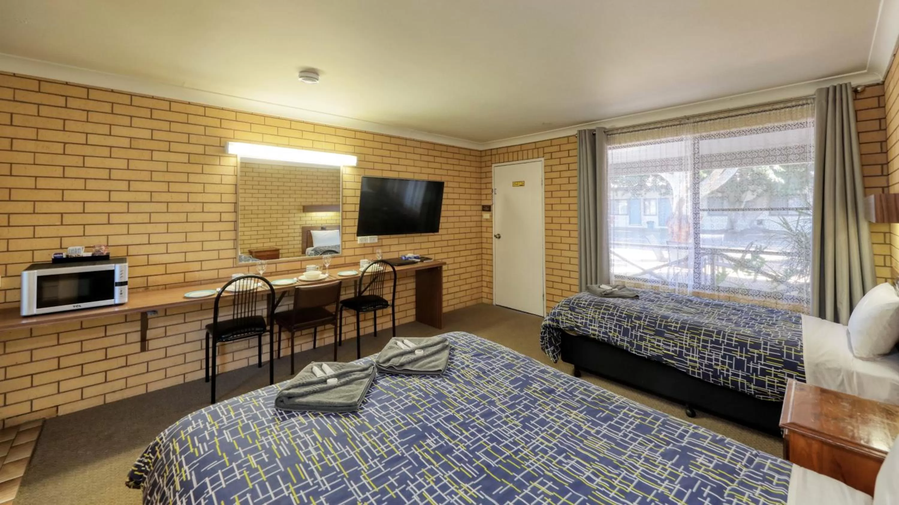 TV and multimedia, Bed in Darling River Motel