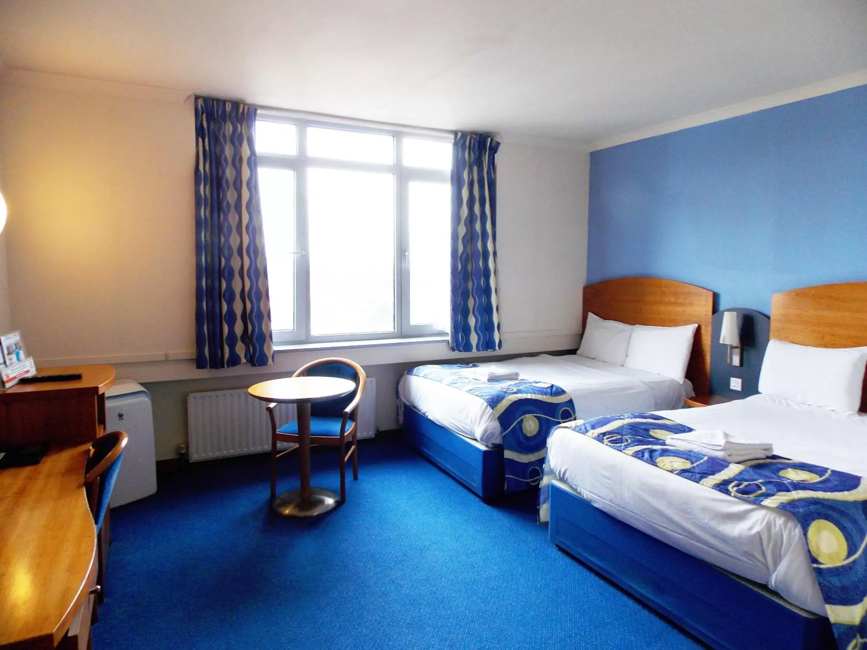 Bed in London - Wembley International Hotel