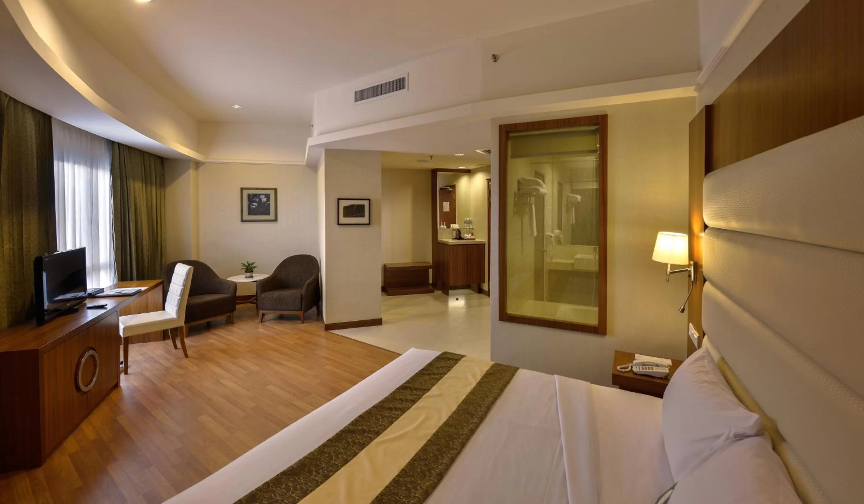 Photo of the whole room, Bed in Pearl View Hotel Prai, Penang