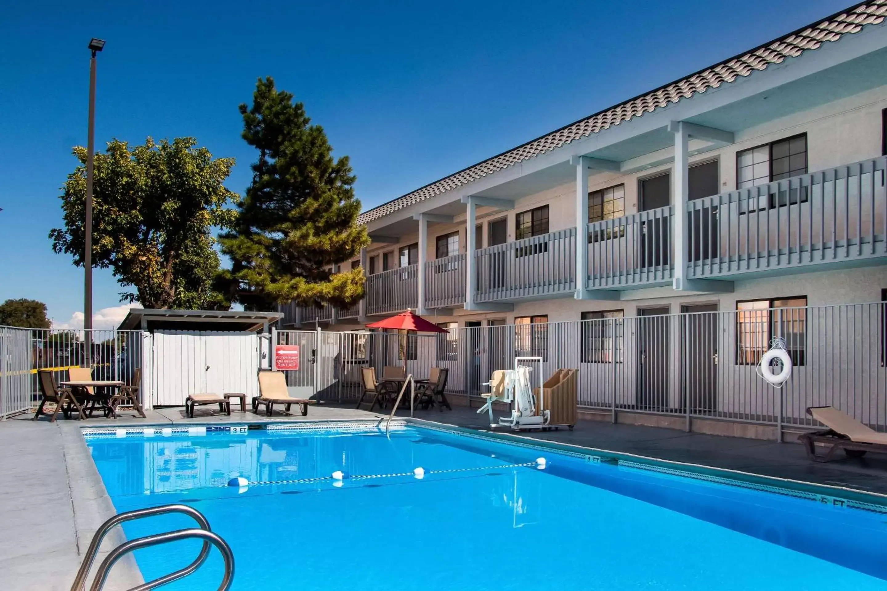 Swimming Pool in Quality Inn Santa Fe New Mexico