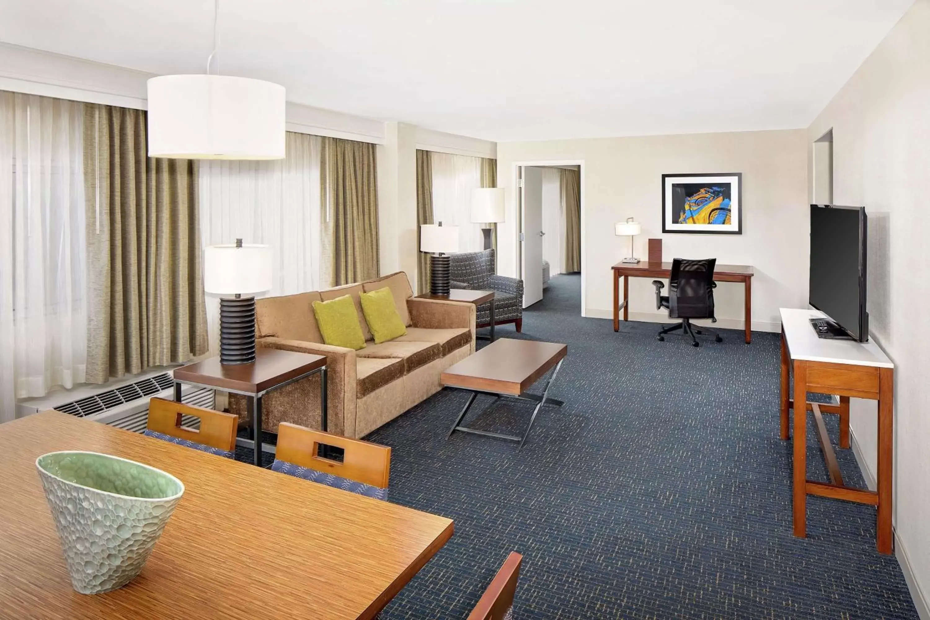 Bedroom, Seating Area in DoubleTree by Hilton Hotel South Bend