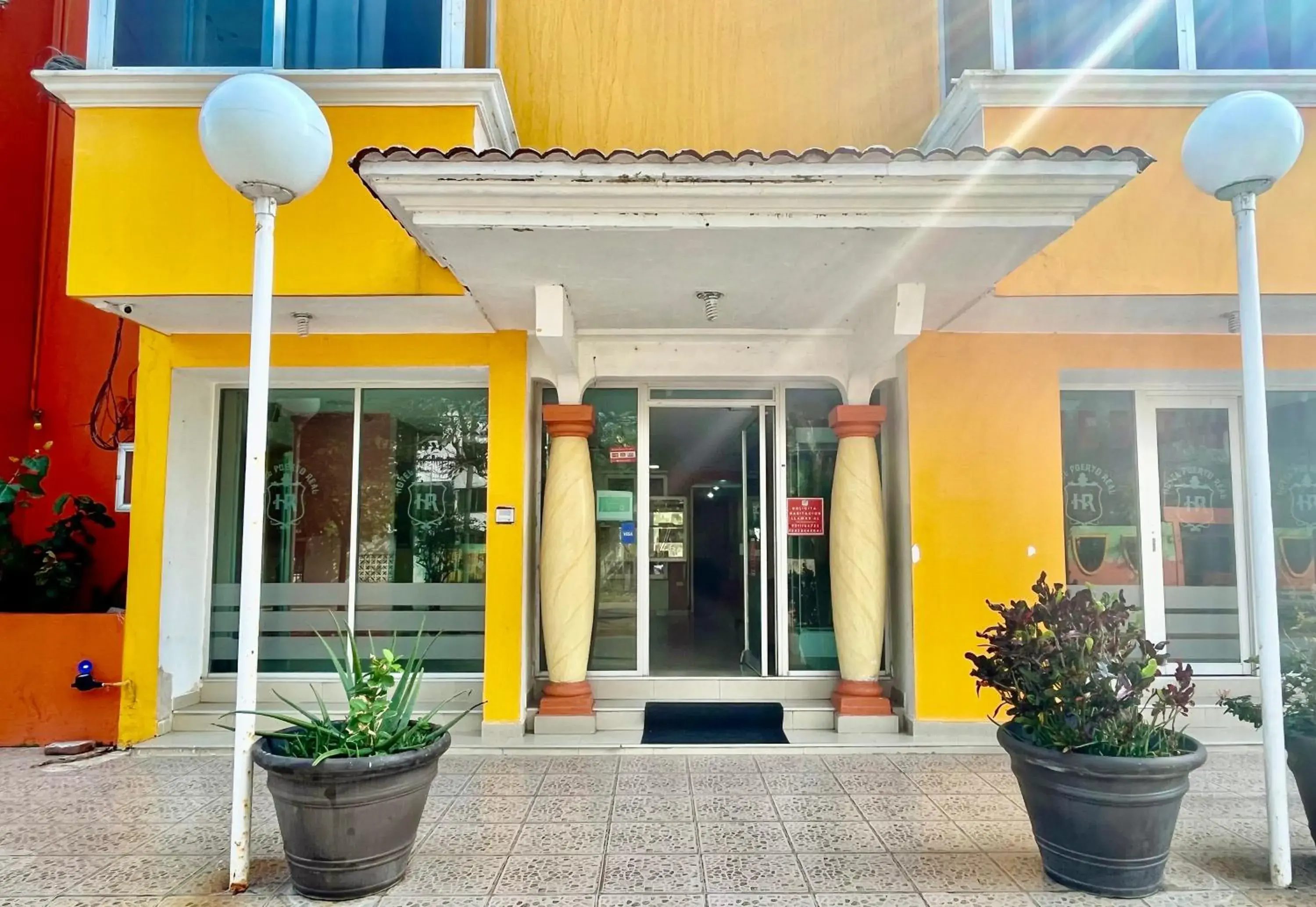 Facade/entrance in OYO Hotel Puerto Real Coatzacoalcos
