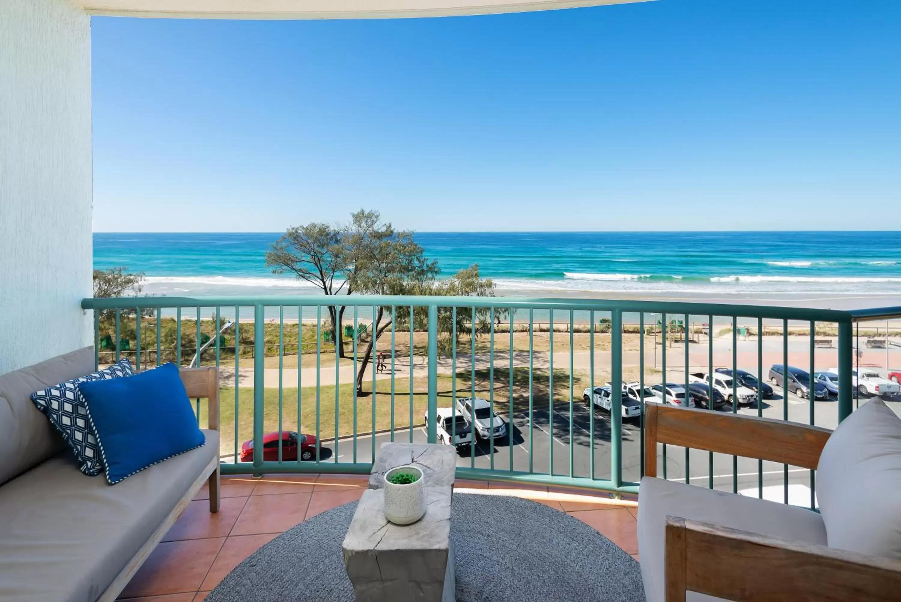 Balcony/Terrace, Sea View in The Waterford on Main Beach