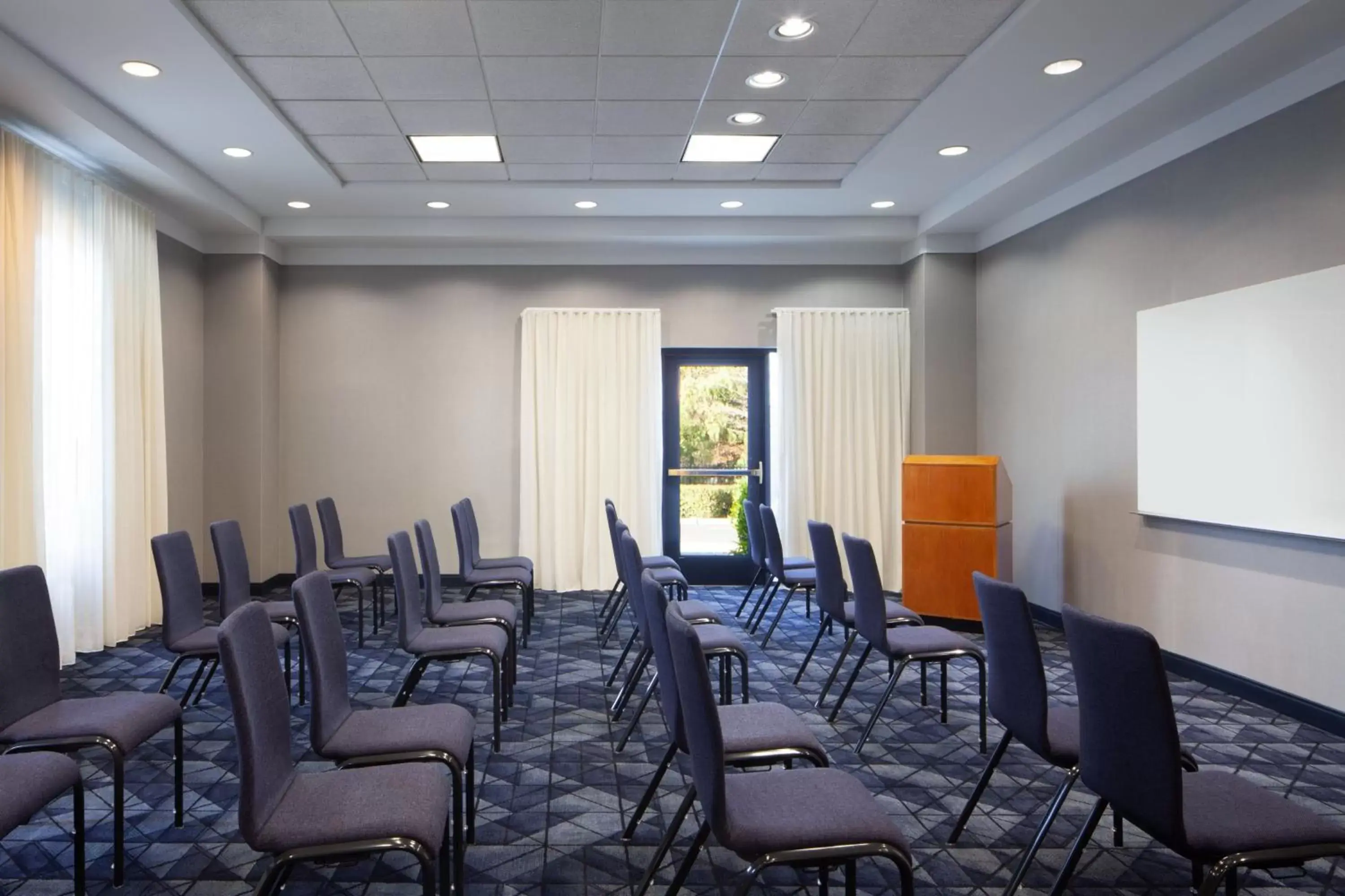 Meeting/conference room in Courtyard by Marriott Newark Silicon Valley