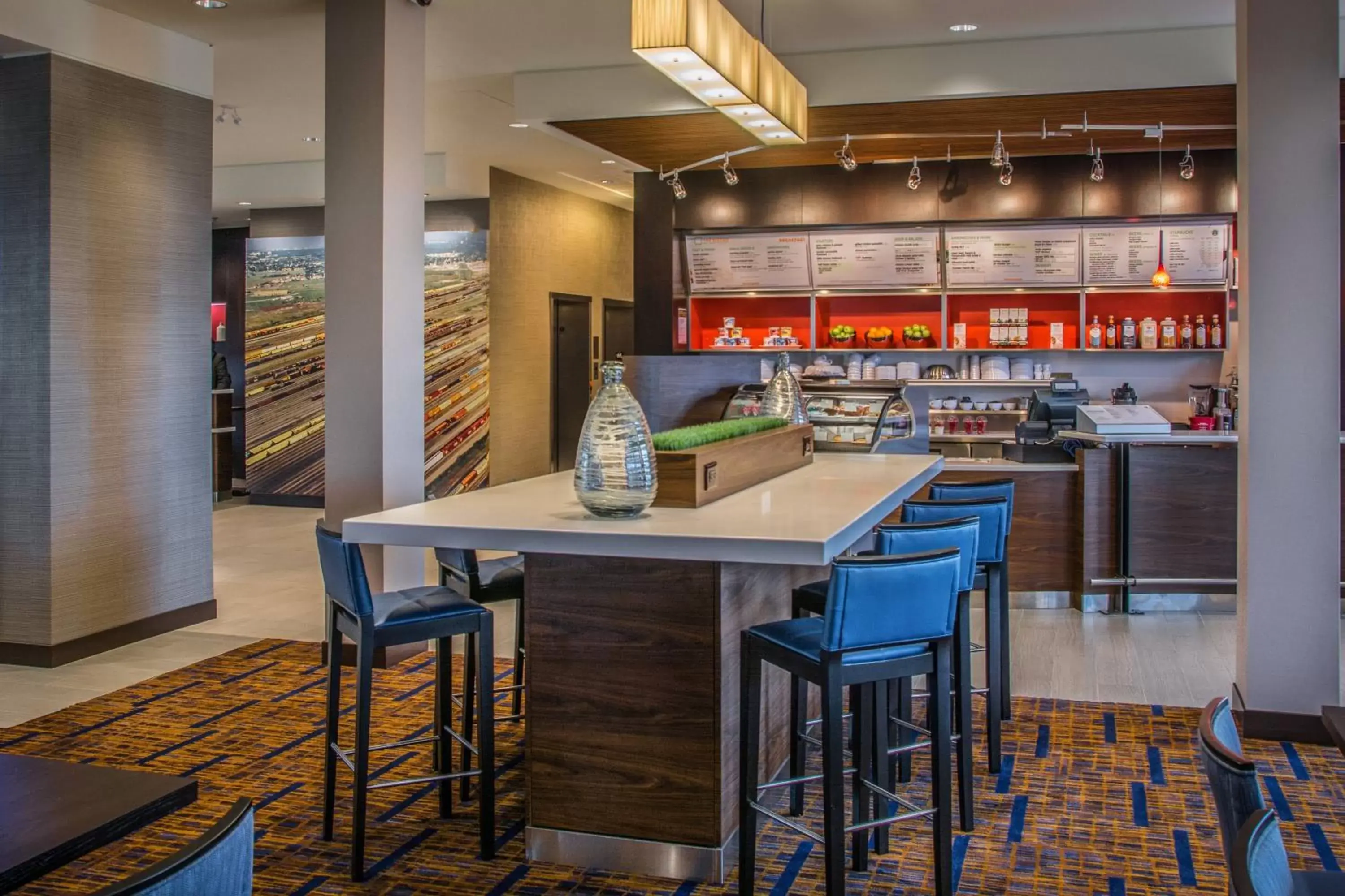 Restaurant/places to eat, Lounge/Bar in Courtyard by Marriott Winnipeg Airport