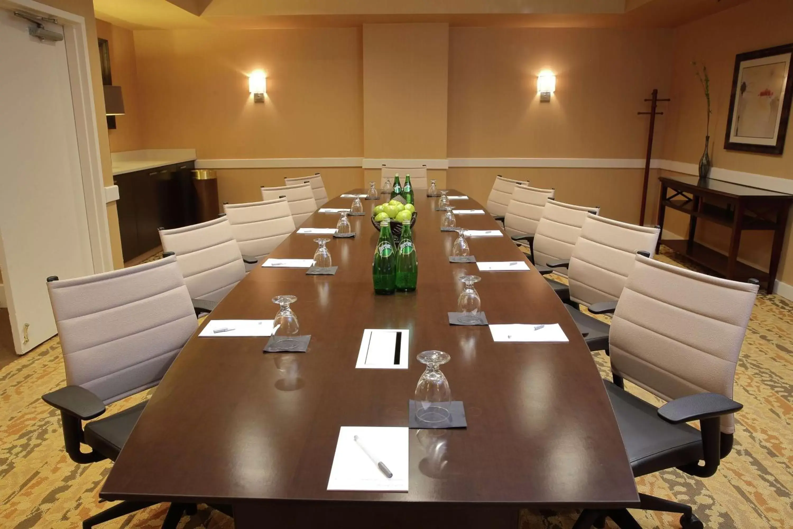 Meeting/conference room in Hampton Inn Boston-Natick