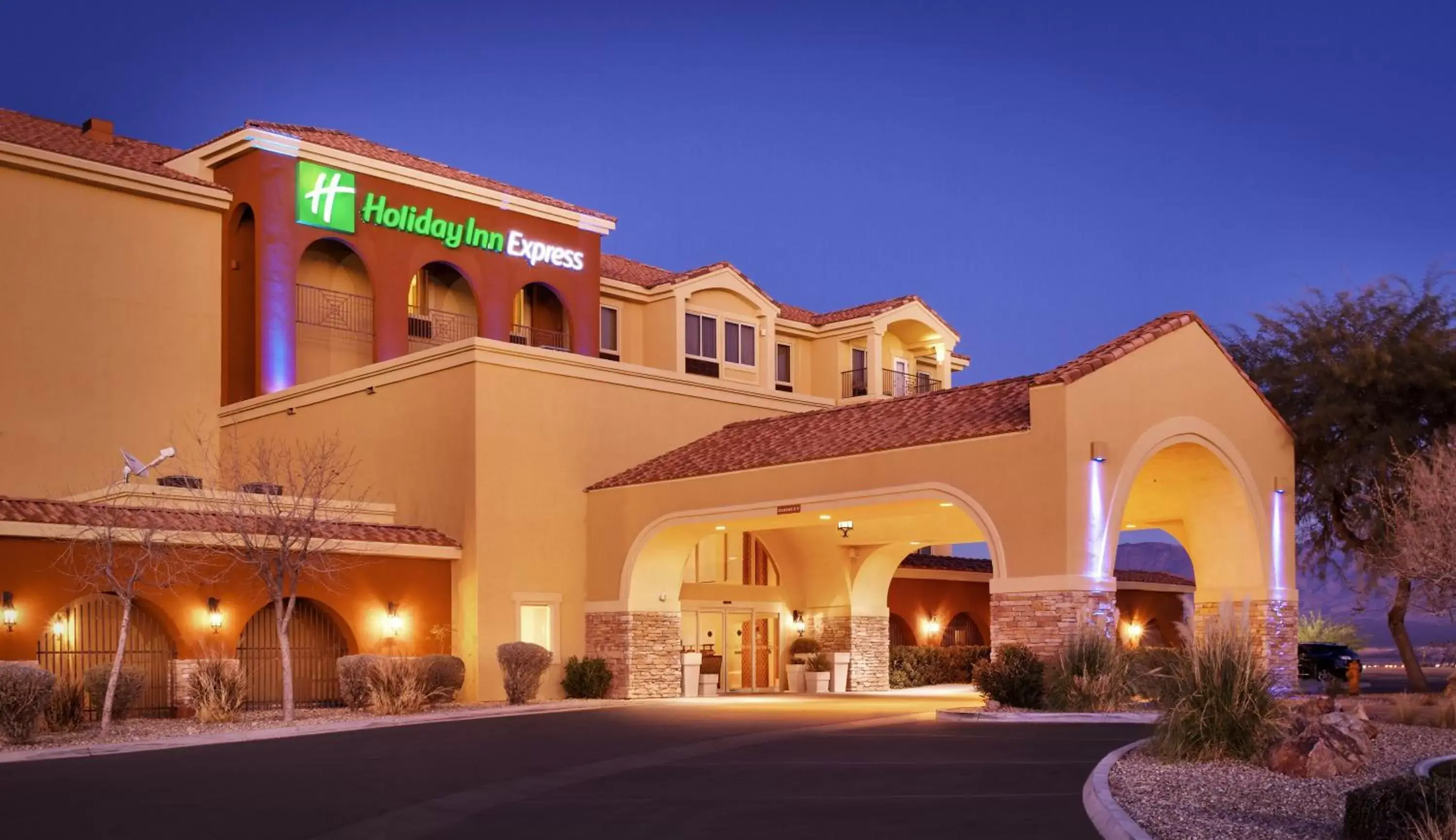 Property Building in Holiday Inn Express & Suites Mesquite Nevada, an IHG Hotel