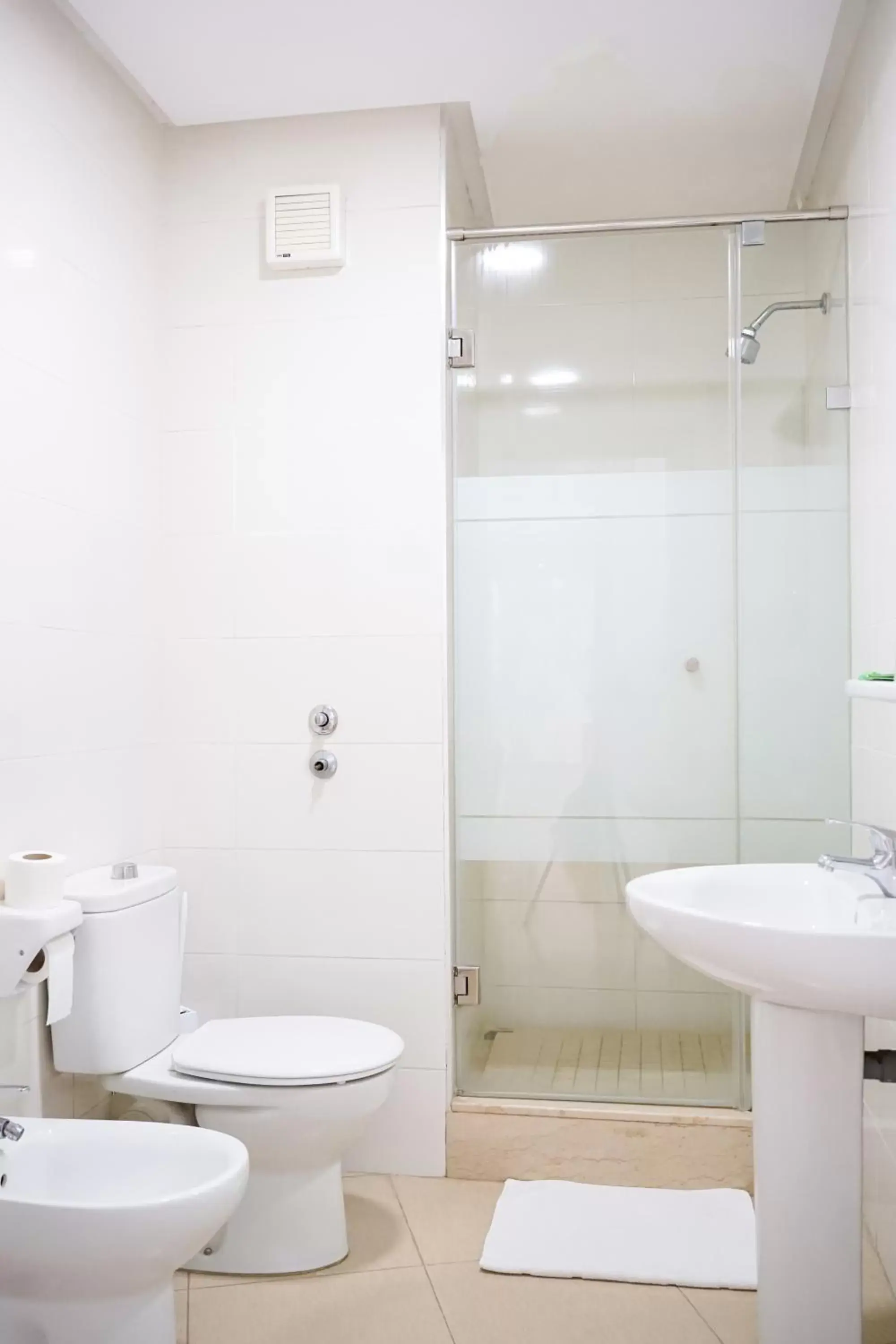 Shower, Bathroom in Hotel El Djenina