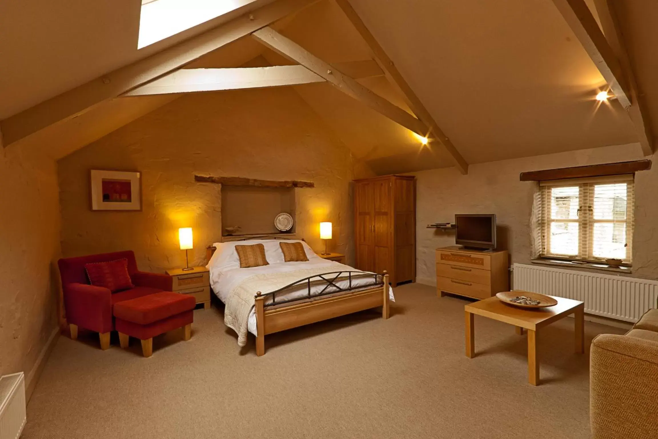 Photo of the whole room, Bed in Trenderway Farm