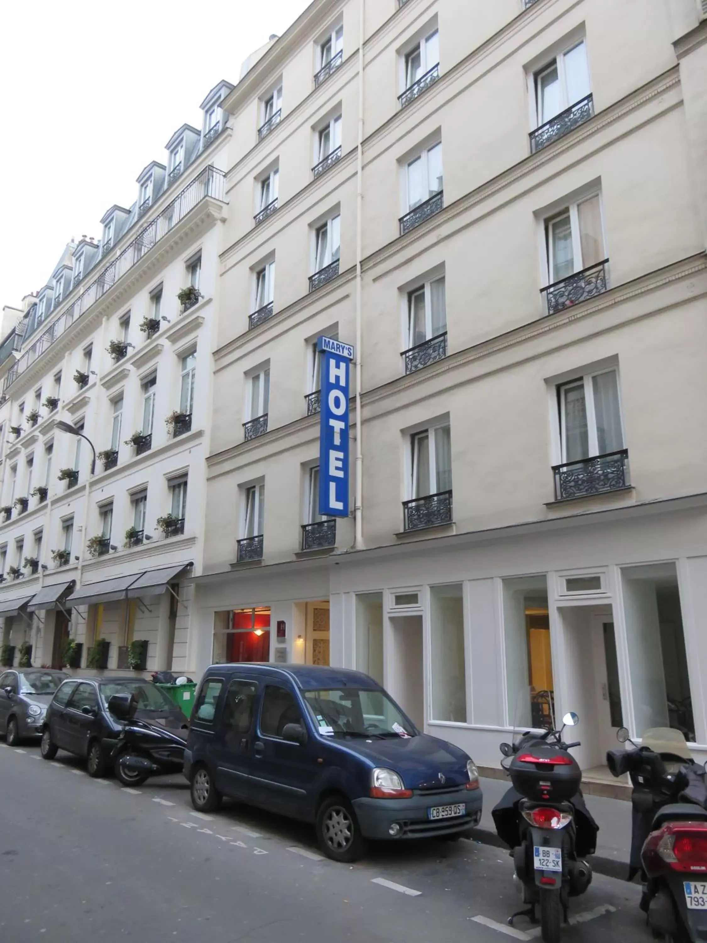 Facade/entrance, Property Building in Mary's Hotel République