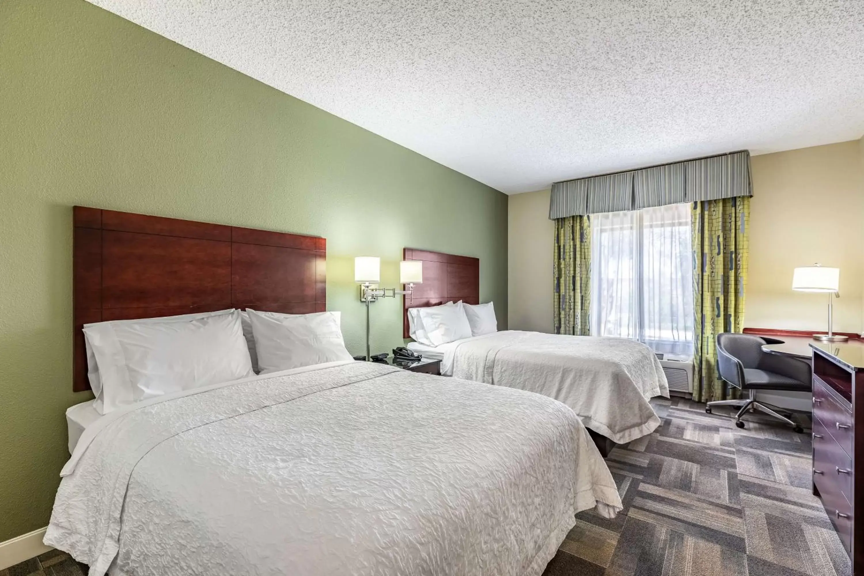 Bedroom, Bed in Hampton Inn & Suites Orlando-South Lake Buena Vista
