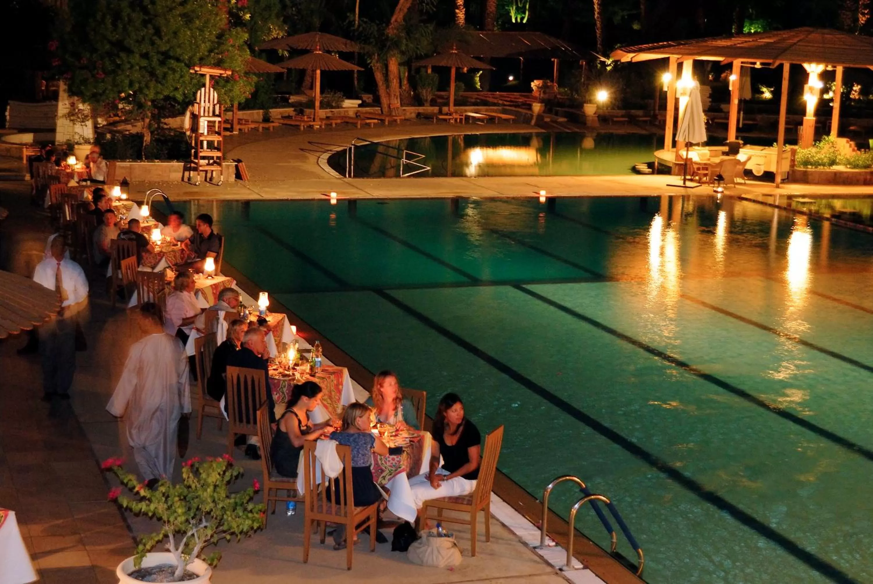 group of guests in Pavillon Winter Luxor