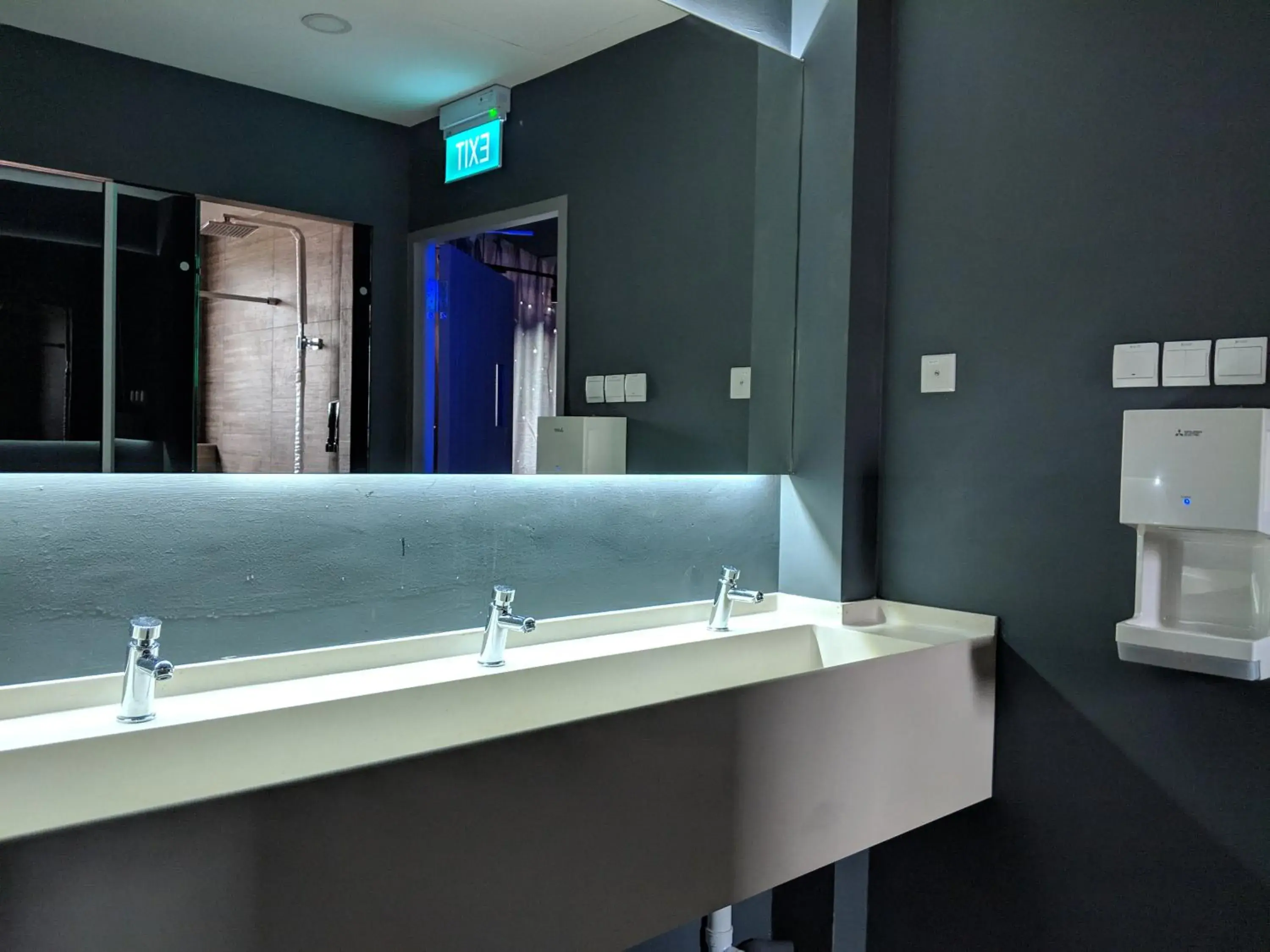 Bathroom in MET A Space Pod @ Arab Street