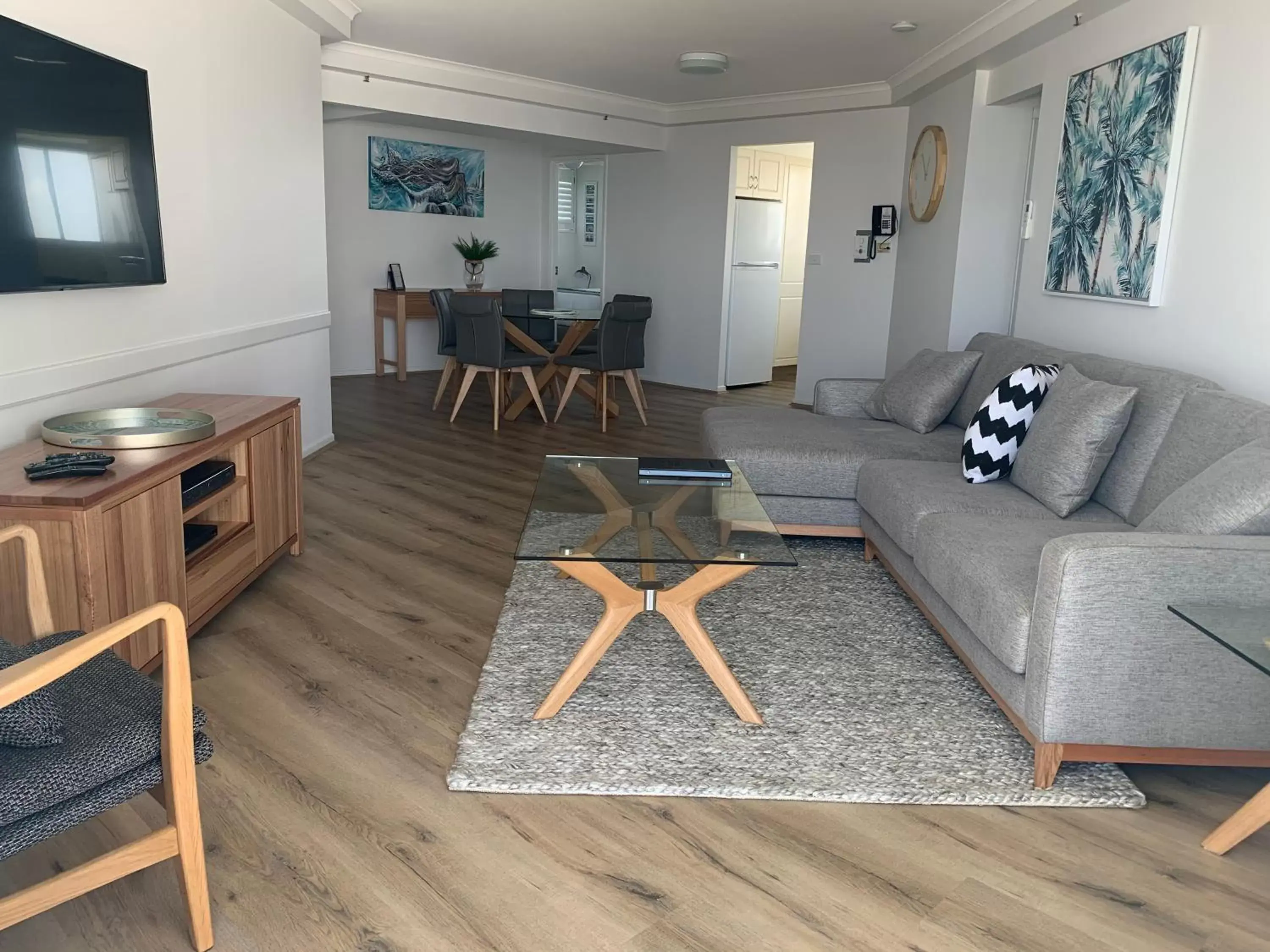 Living room, Seating Area in Ocean Plaza Resort