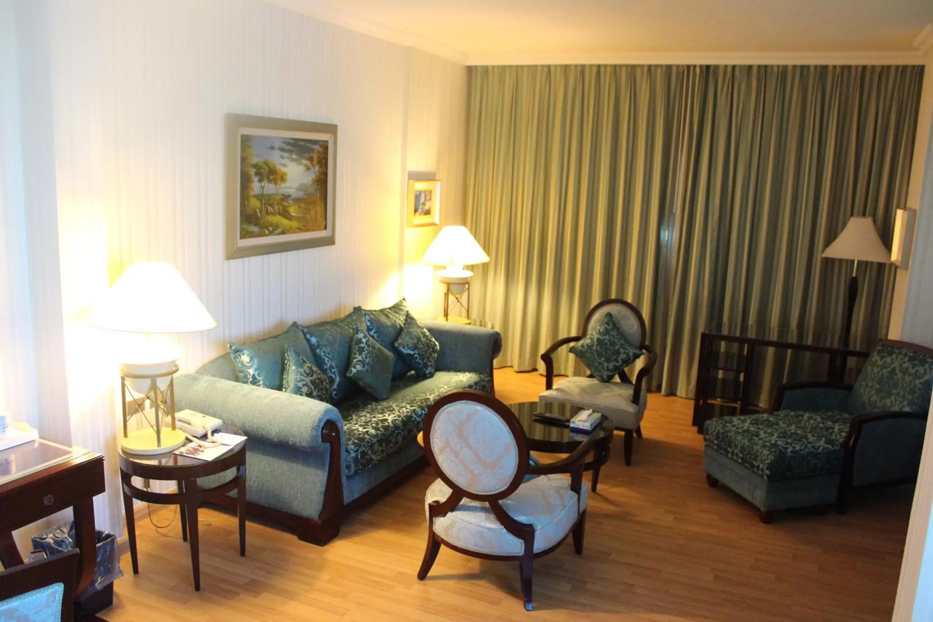 Living room, Seating Area in Swiss Al Hamra Hotel
