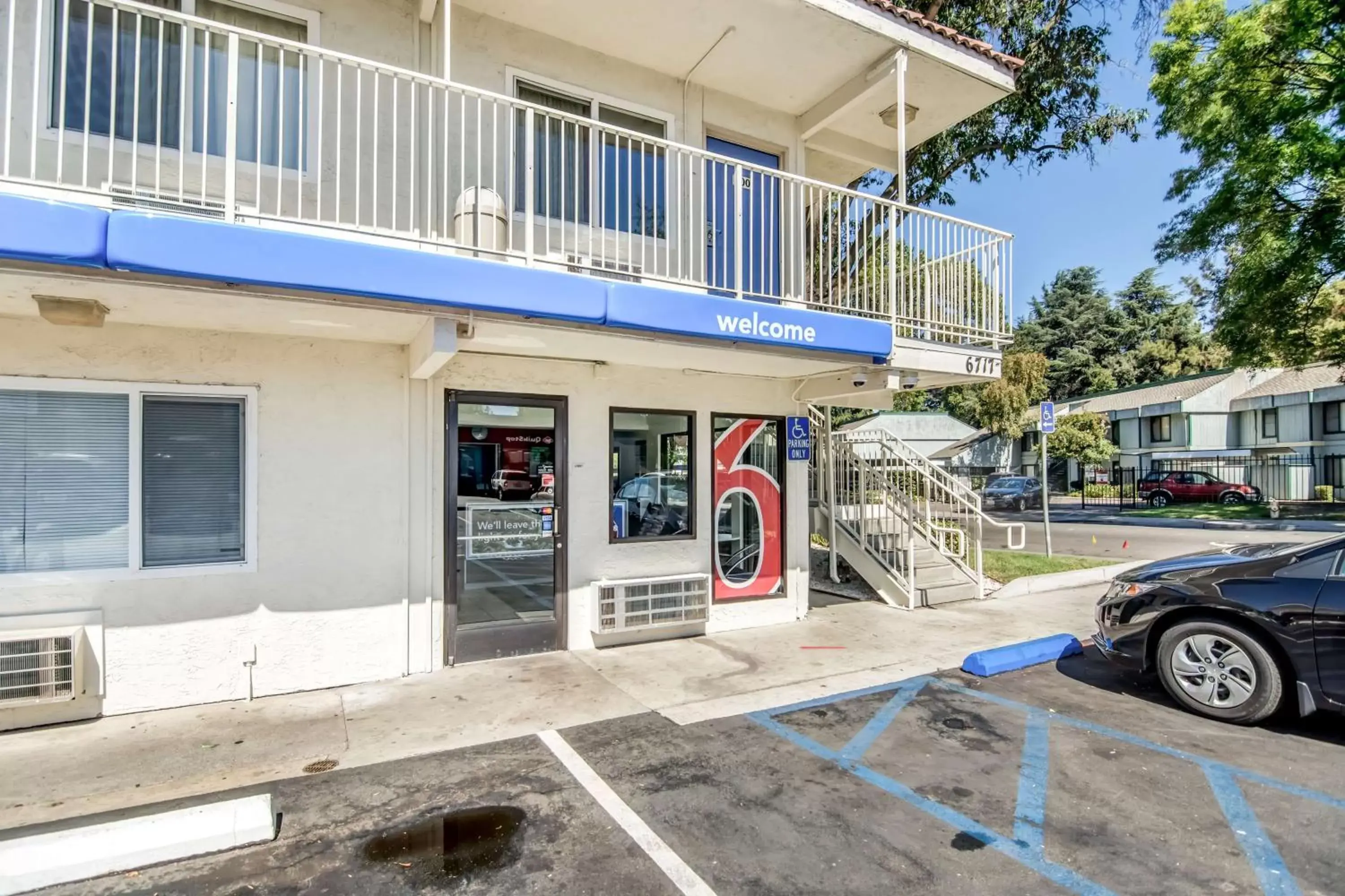 Property building, Patio/Outdoor Area in Motel 6-Stockton, CA - North