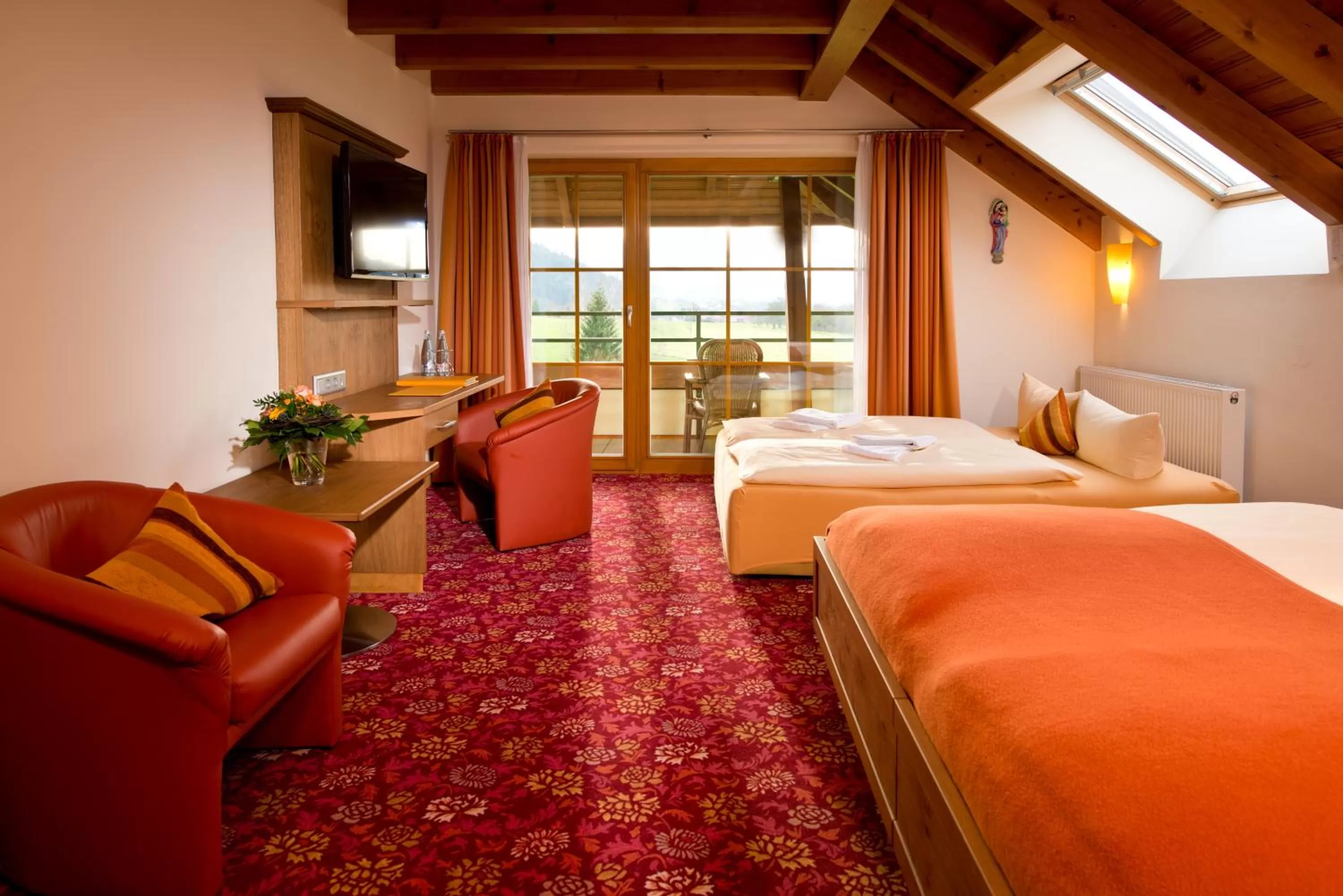 Photo of the whole room, Bed in Silberkönig Schwarzwald Hotel & Restaurant Ringhotel