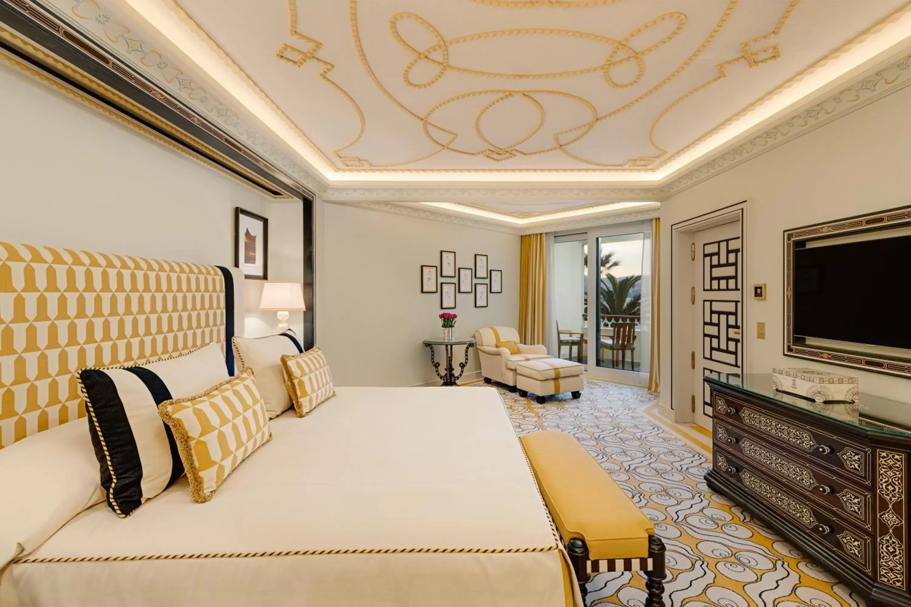 Bedroom in Çırağan Palace Kempinski Istanbul