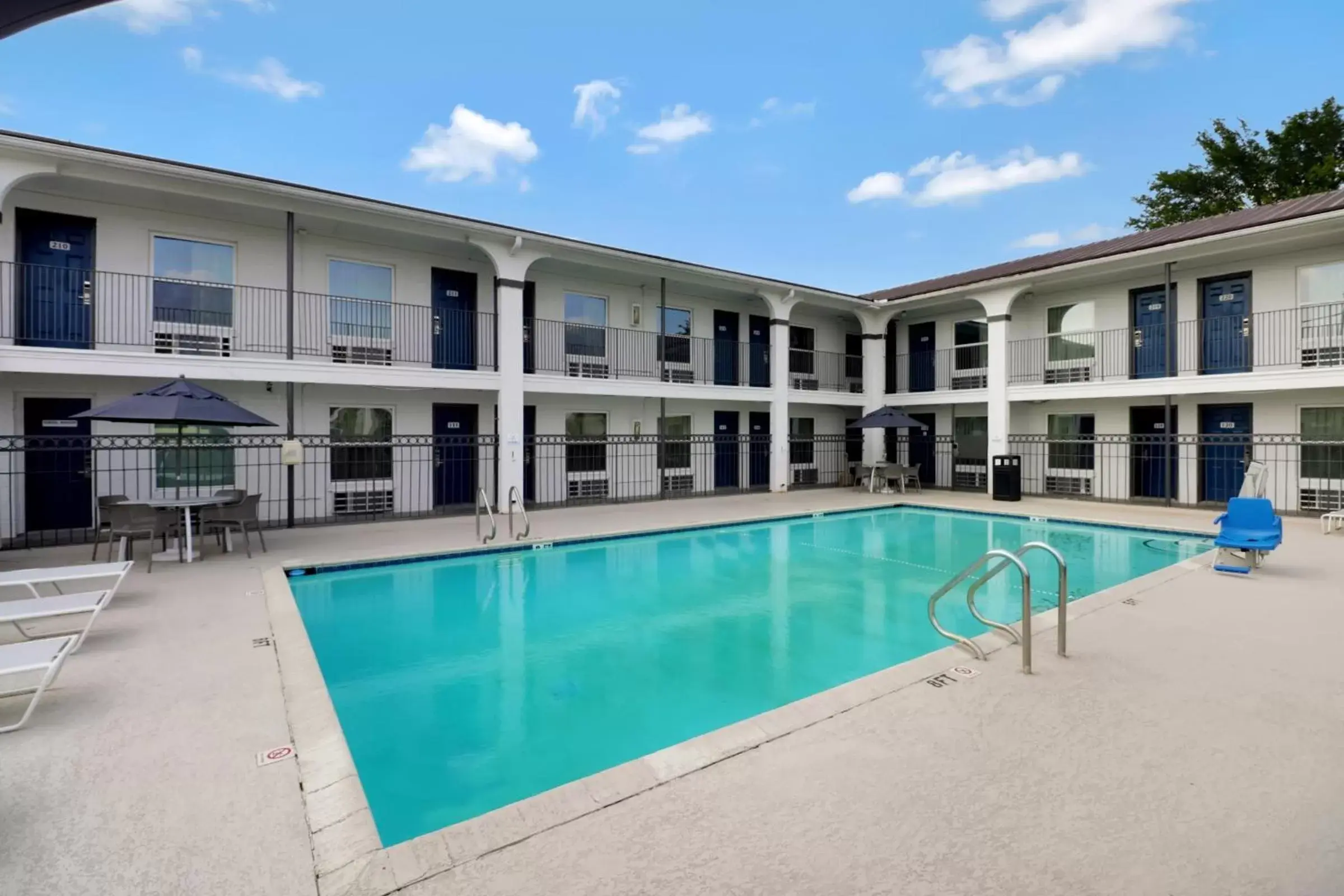 Pool view in Motel 6-Bryan, TX - University Area Pool view in Motel 6-Bryan, TX - University Area