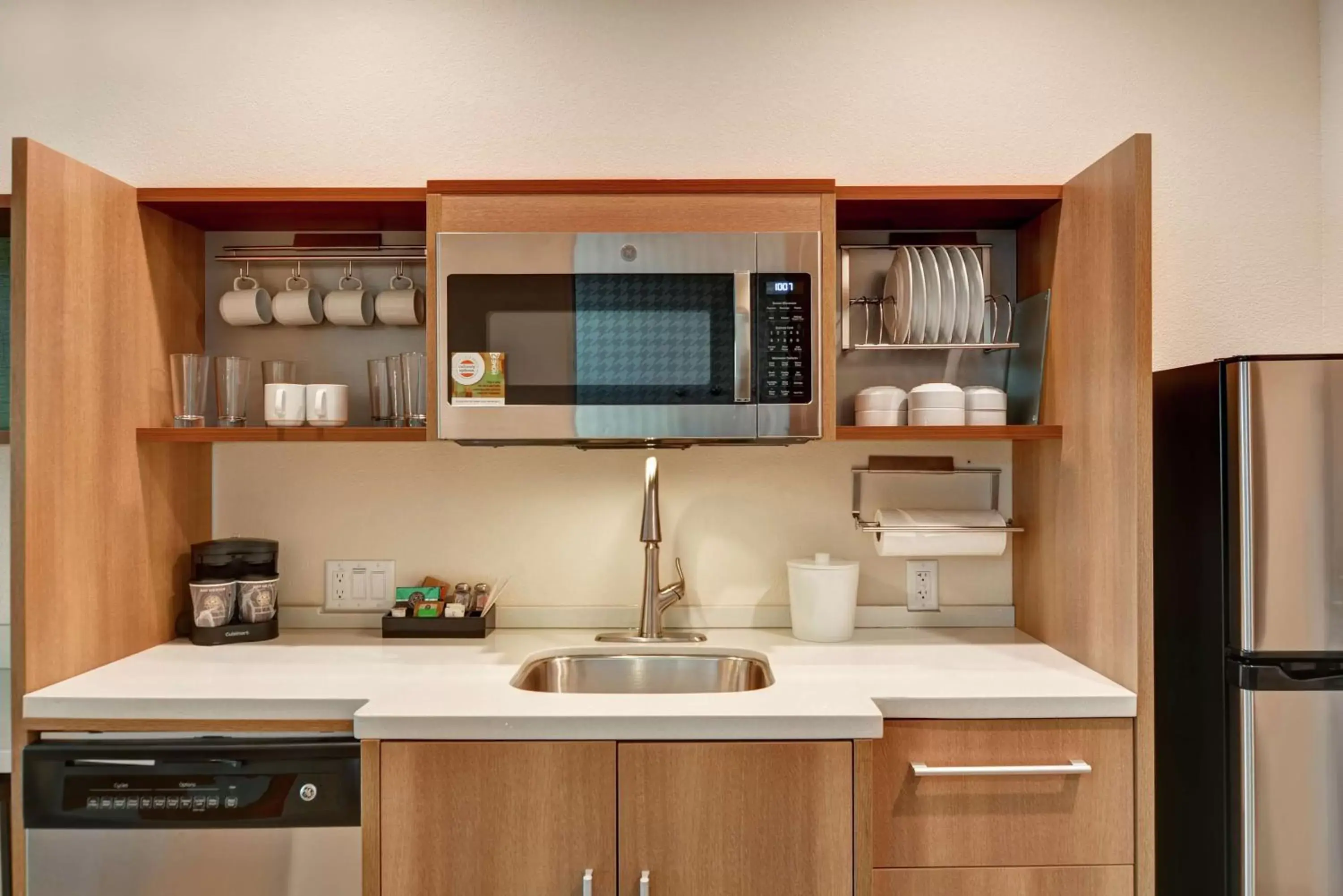 Kitchen or kitchenette, Kitchen/Kitchenette in Home2 Suites by Hilton La Porte