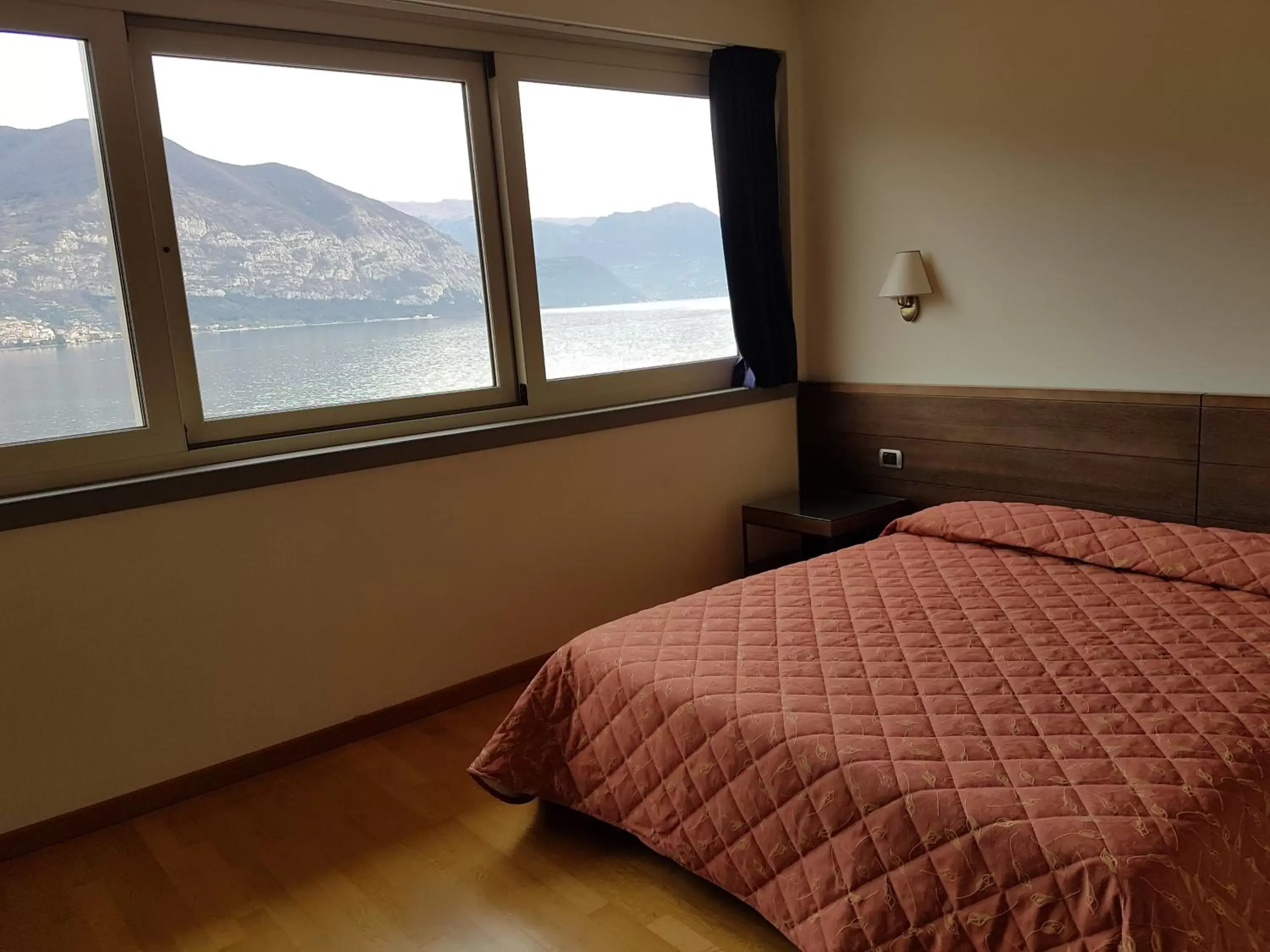 Lake view, Bed in Locanda del Lago Rosmunda