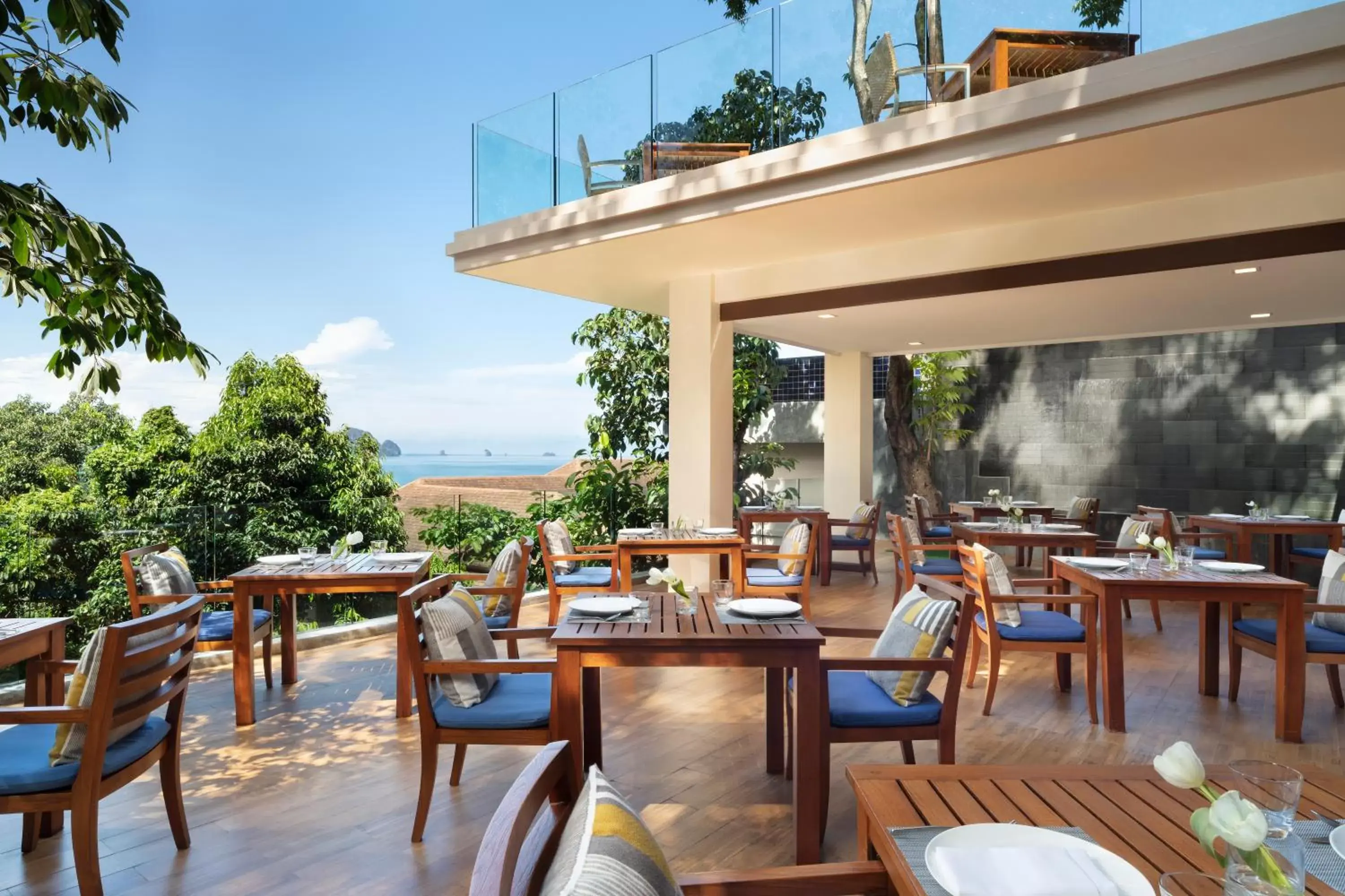 Restaurant/Places to Eat in Avani Ao Nang Cliff Krabi Resort