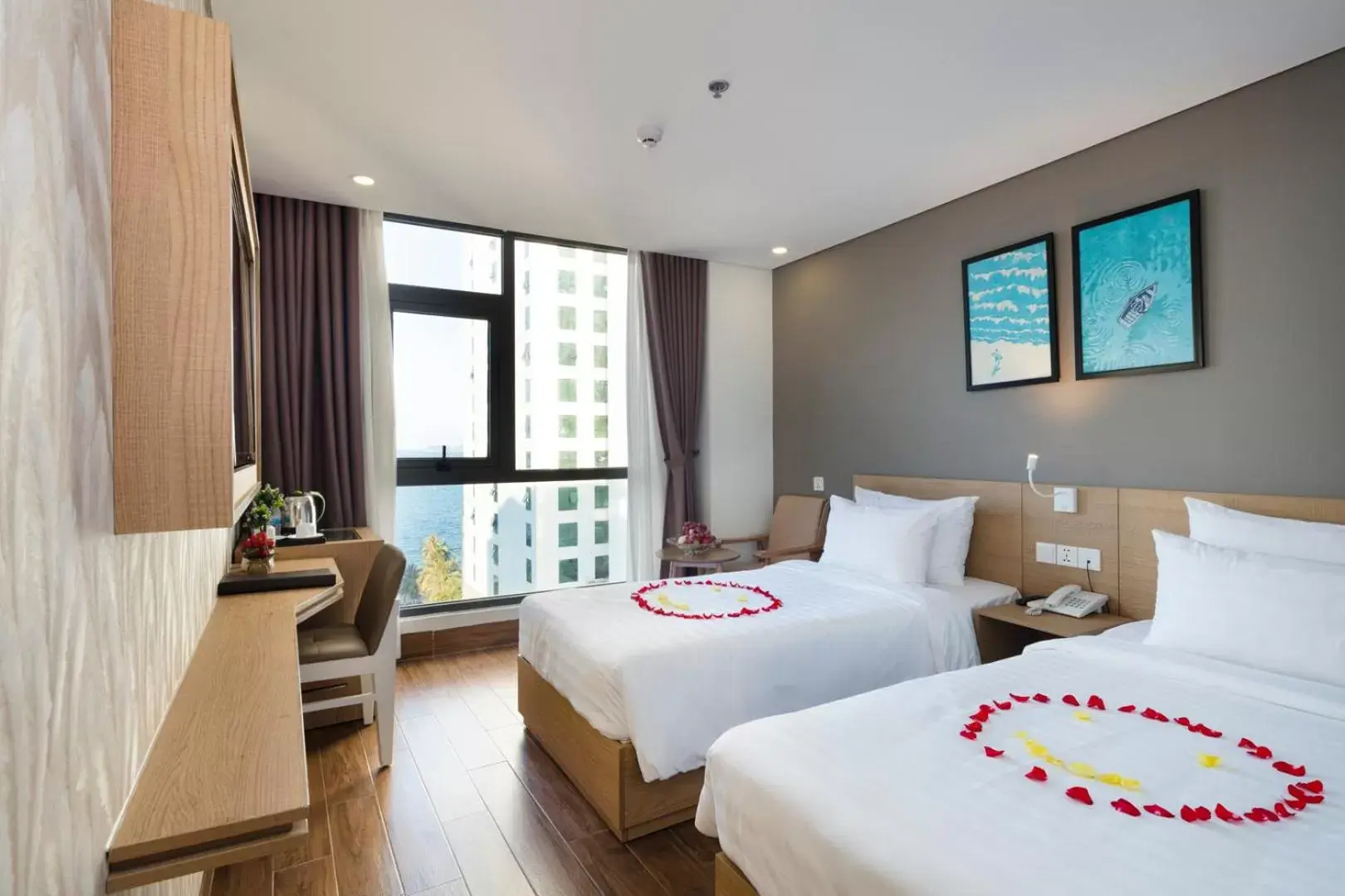 Photo of the whole room in Smile Hotel Nha Trang