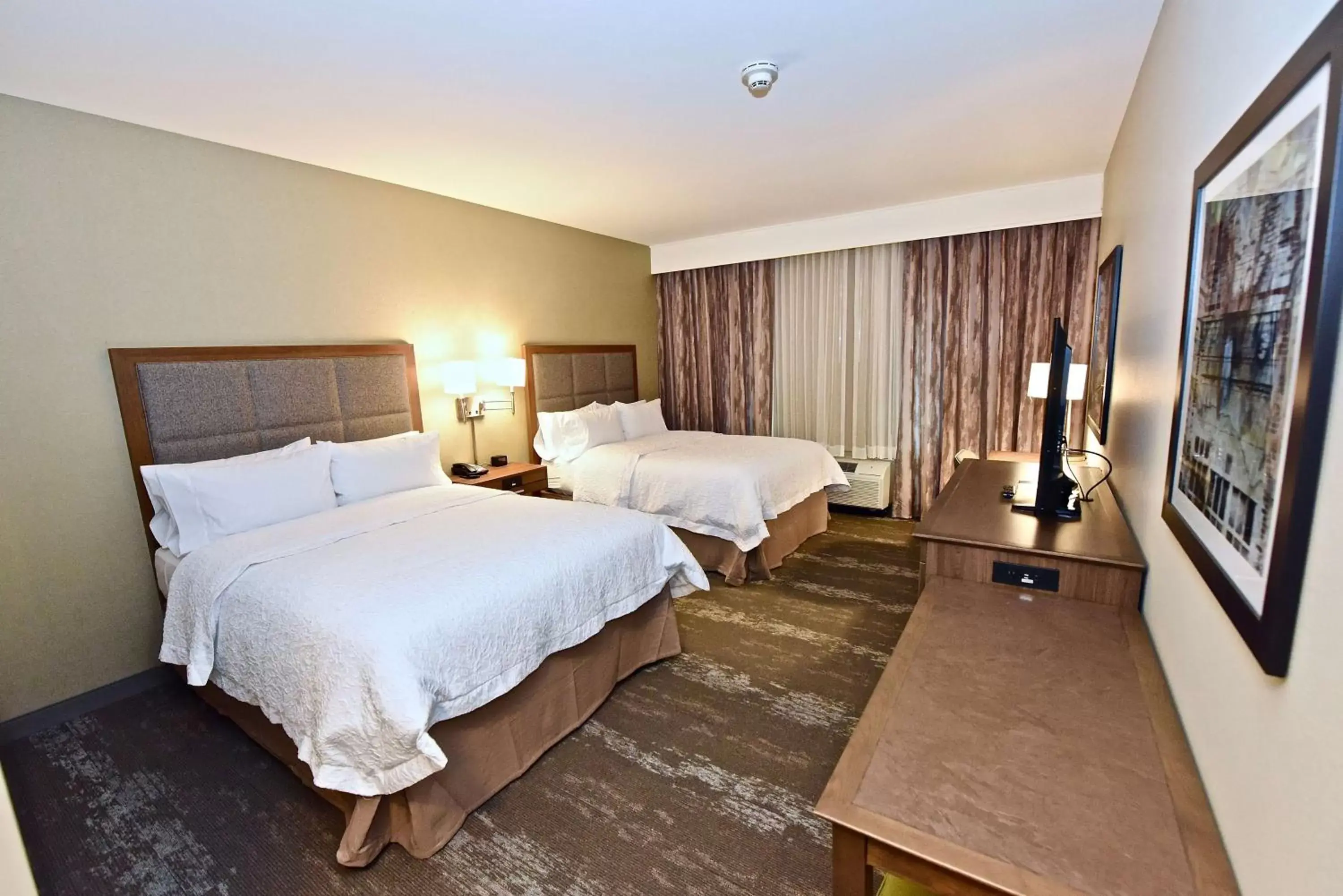 Bed in Hampton Inn By Hilton Kirksville MO