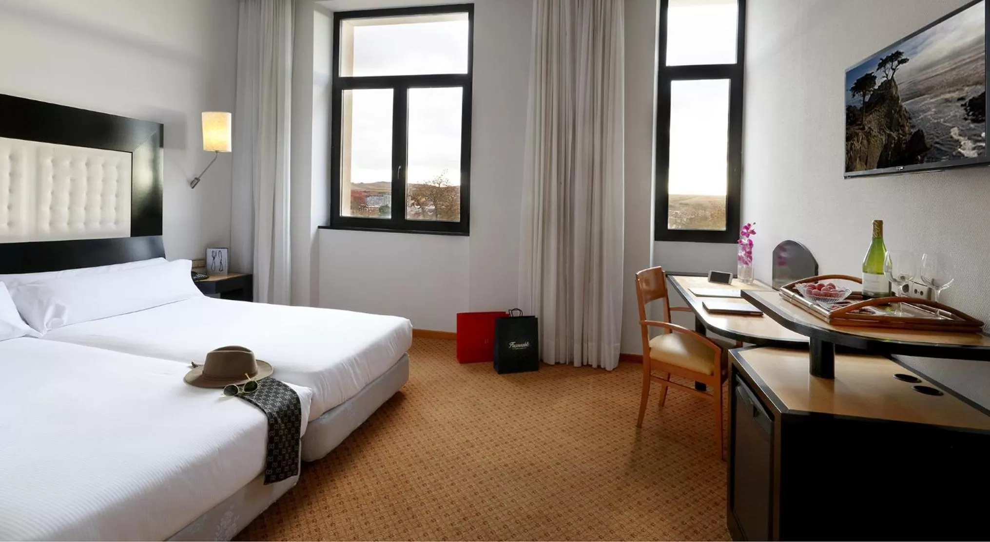 TV and multimedia, Bed in Abba Burgos