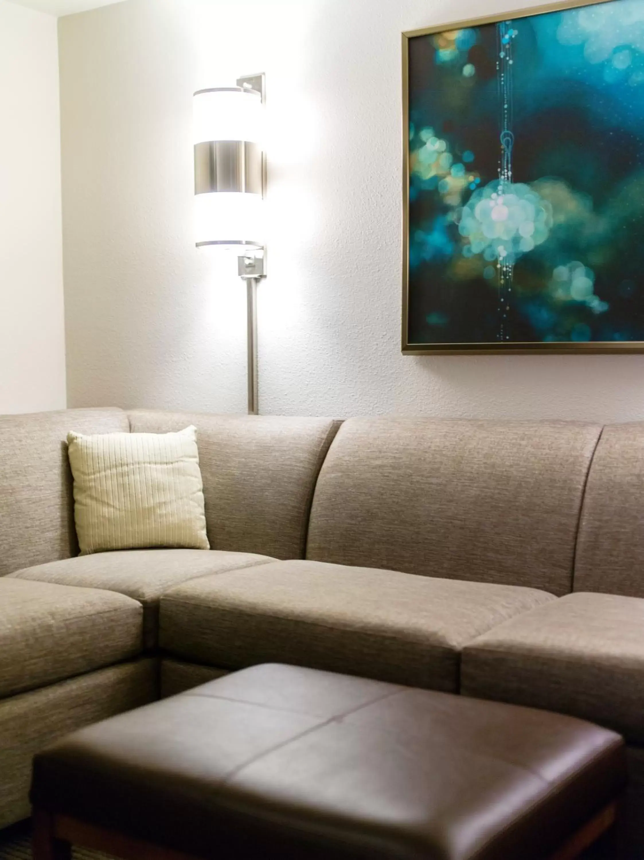 Living room in Hyatt Place Dallas/Plano Living room in Hyatt Place Dallas/Plano