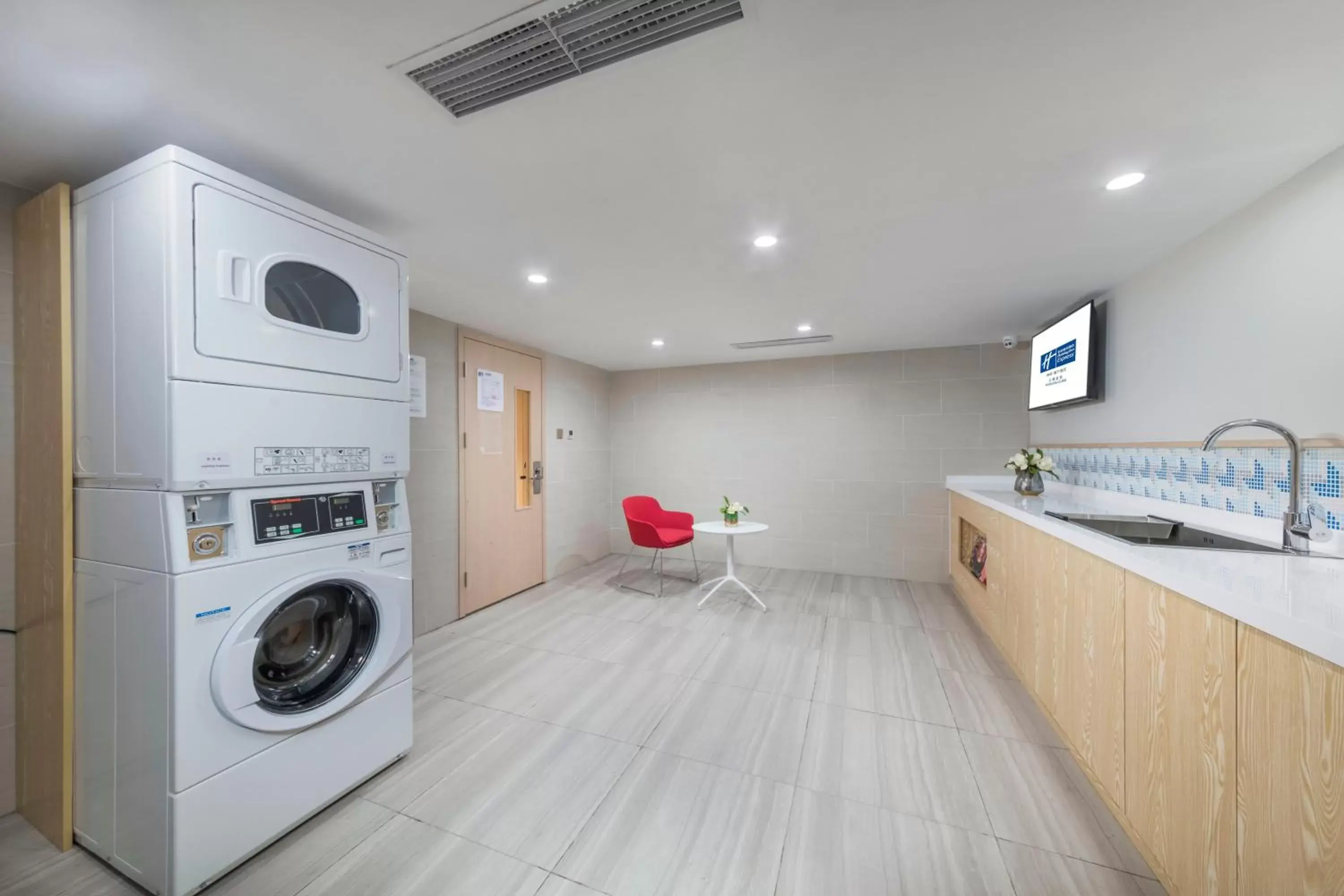 Other, Kitchen/Kitchenette in Holiday Inn Express Shanghai Gubei, an IHG Hotel