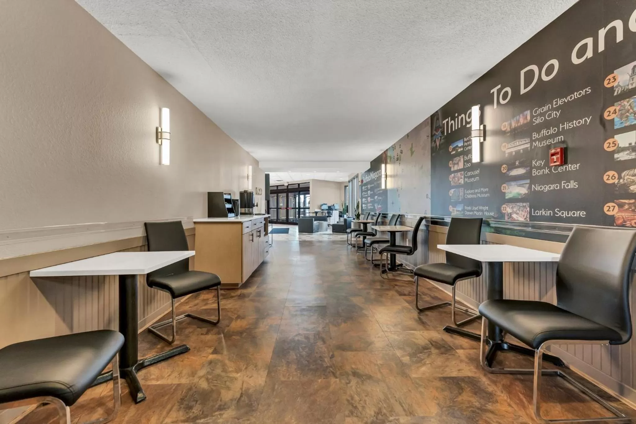 TV and multimedia in Buffalo Airport Hotel