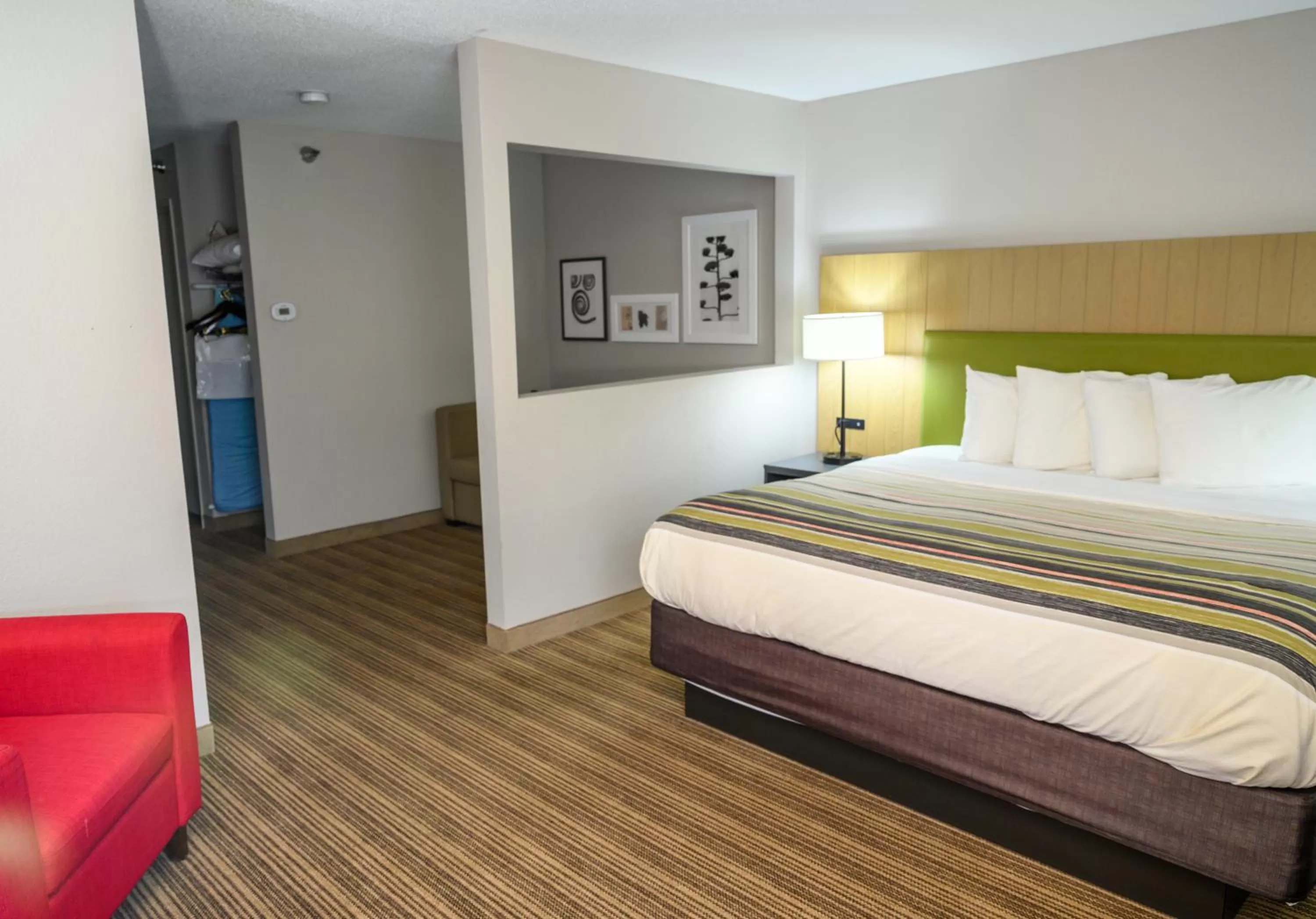 Bedroom, Bed in Country Inn & Suites by Radisson, Greenfield, IN