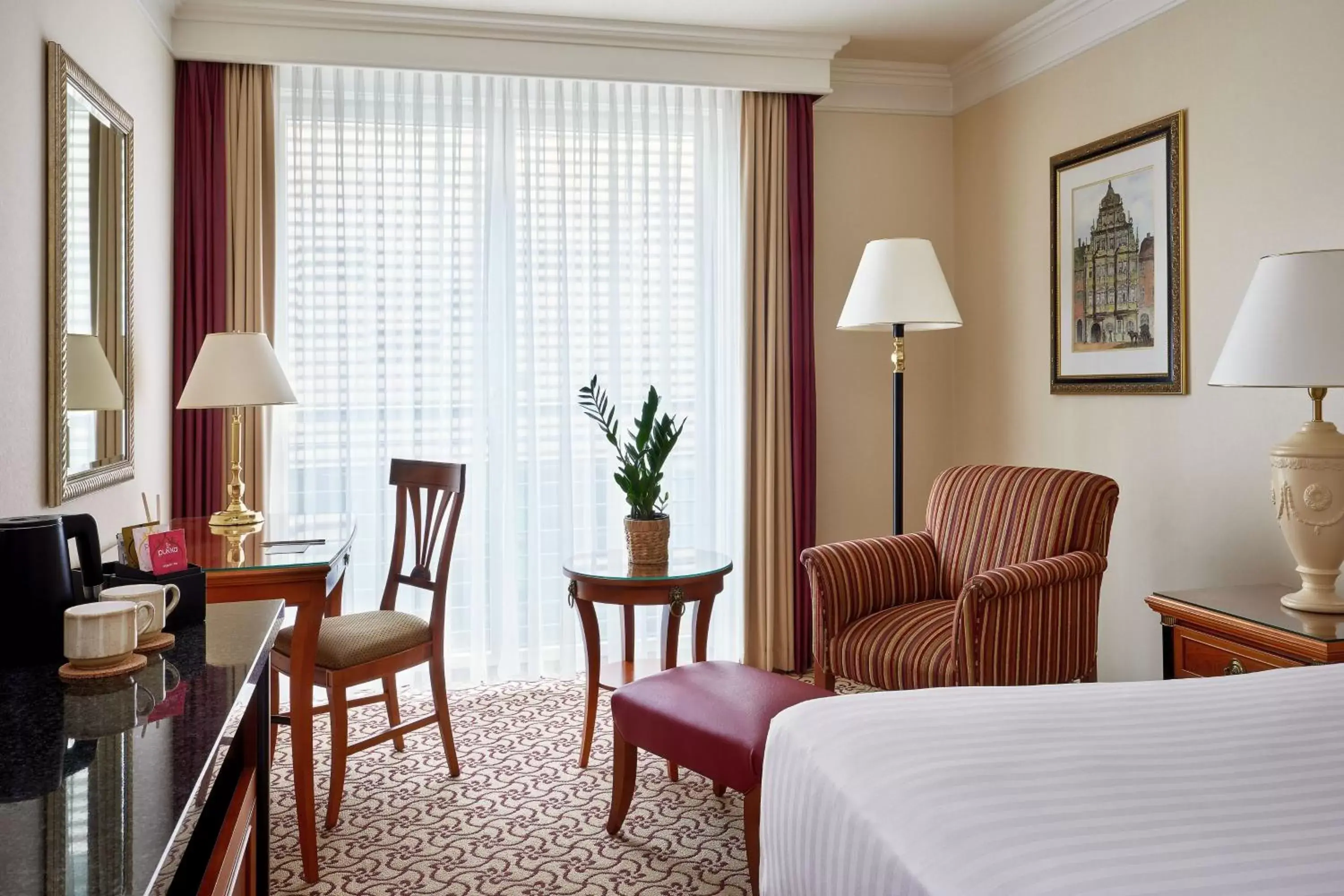 Photo of the whole room, Seating Area in Leipzig Marriott Hotel