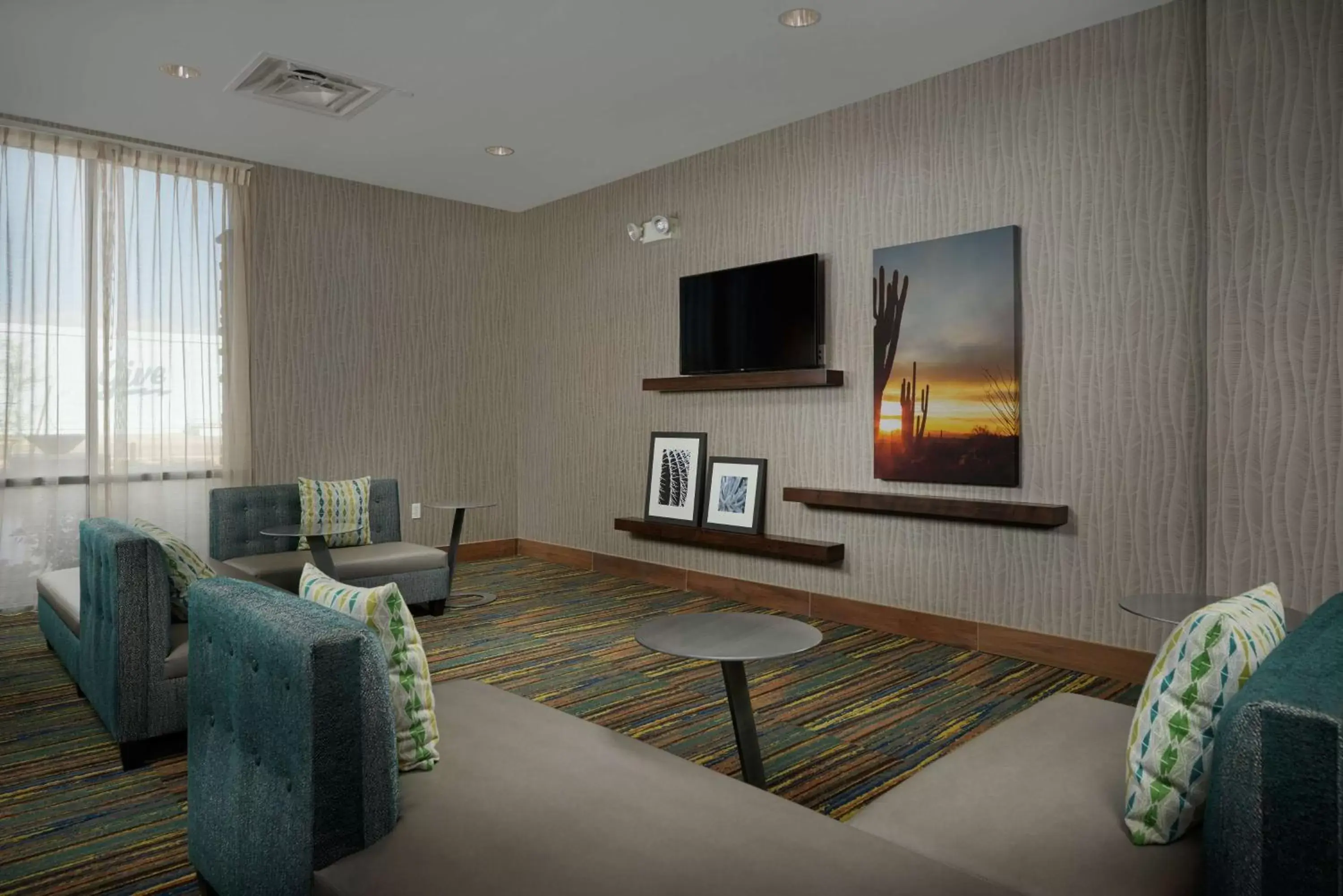 Lobby or reception, TV/Entertainment Center in Hampton Inn Lake Havasu City